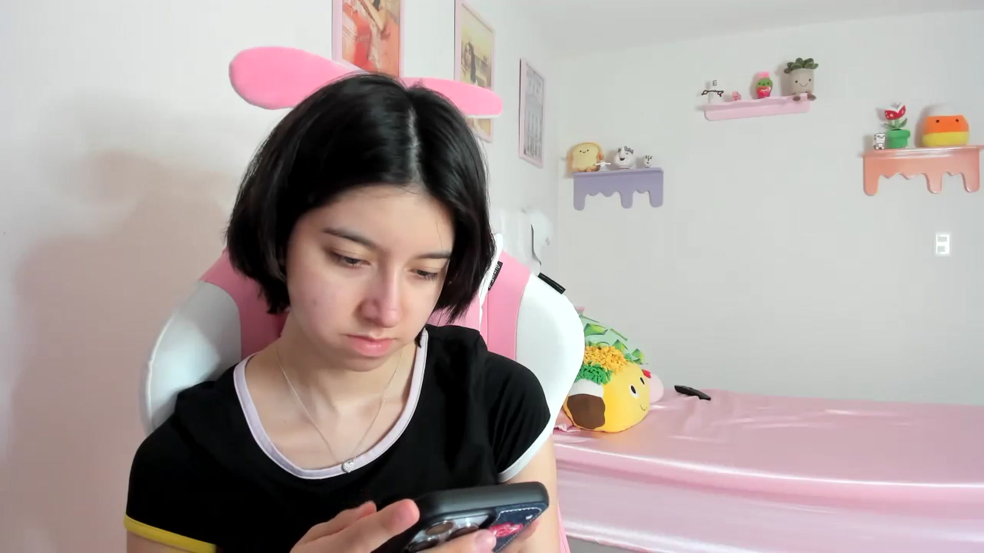 Gallery image thumbnail from Cherrycute666's myfreecams stream on, 10/10/2023, 21:47 image 12 of 20