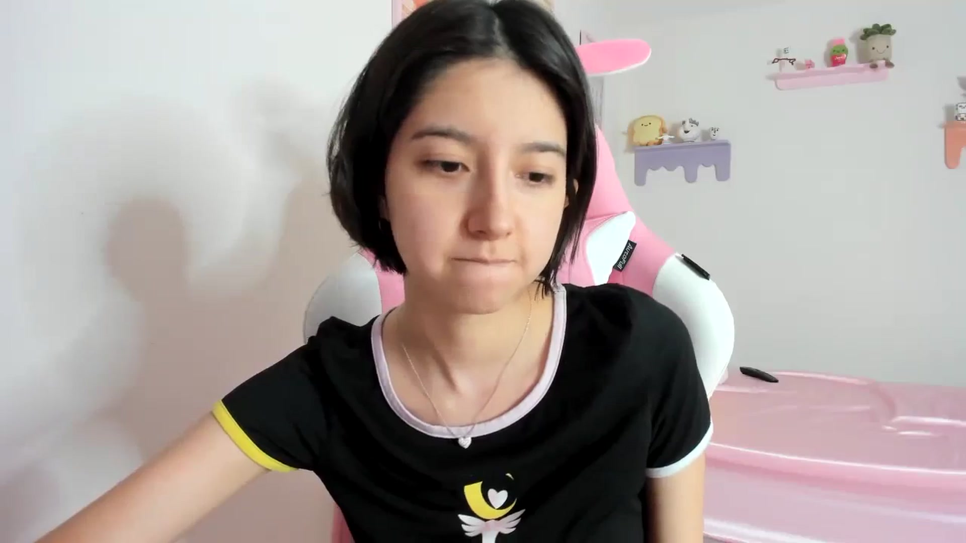 Gallery image thumbnail from Cherrycute666's myfreecams stream on, 10/10/2023, 23:19 image 7 of 20