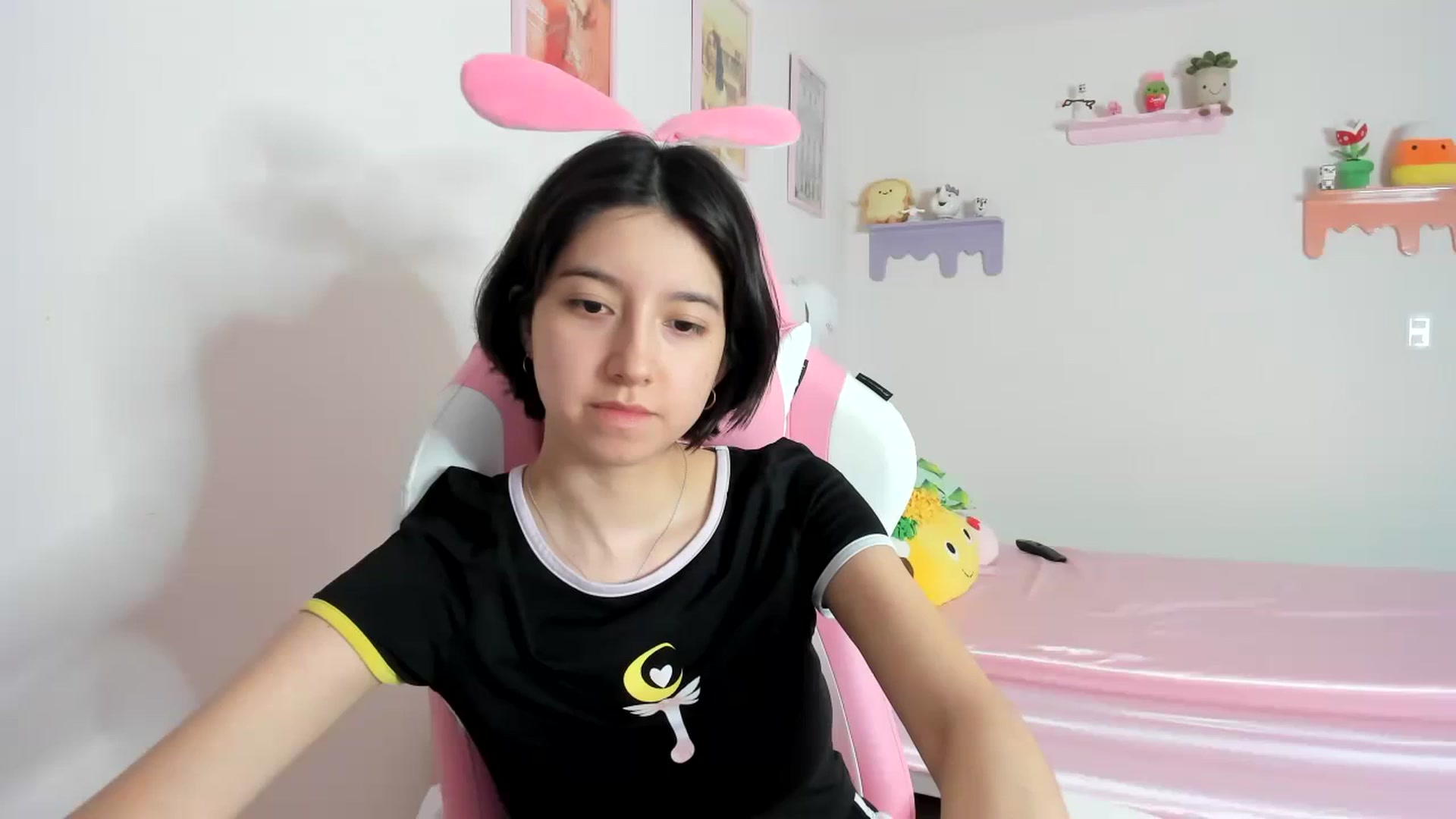 Gallery image thumbnail from Cherrycute666's myfreecams stream on, 10/10/2023, 23:19 image 16 of 20