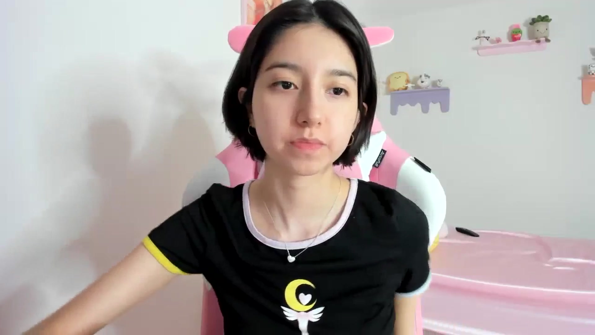 Gallery image thumbnail from Cherrycute666's myfreecams stream on, 10/10/2023, 23:19 image 5 of 20