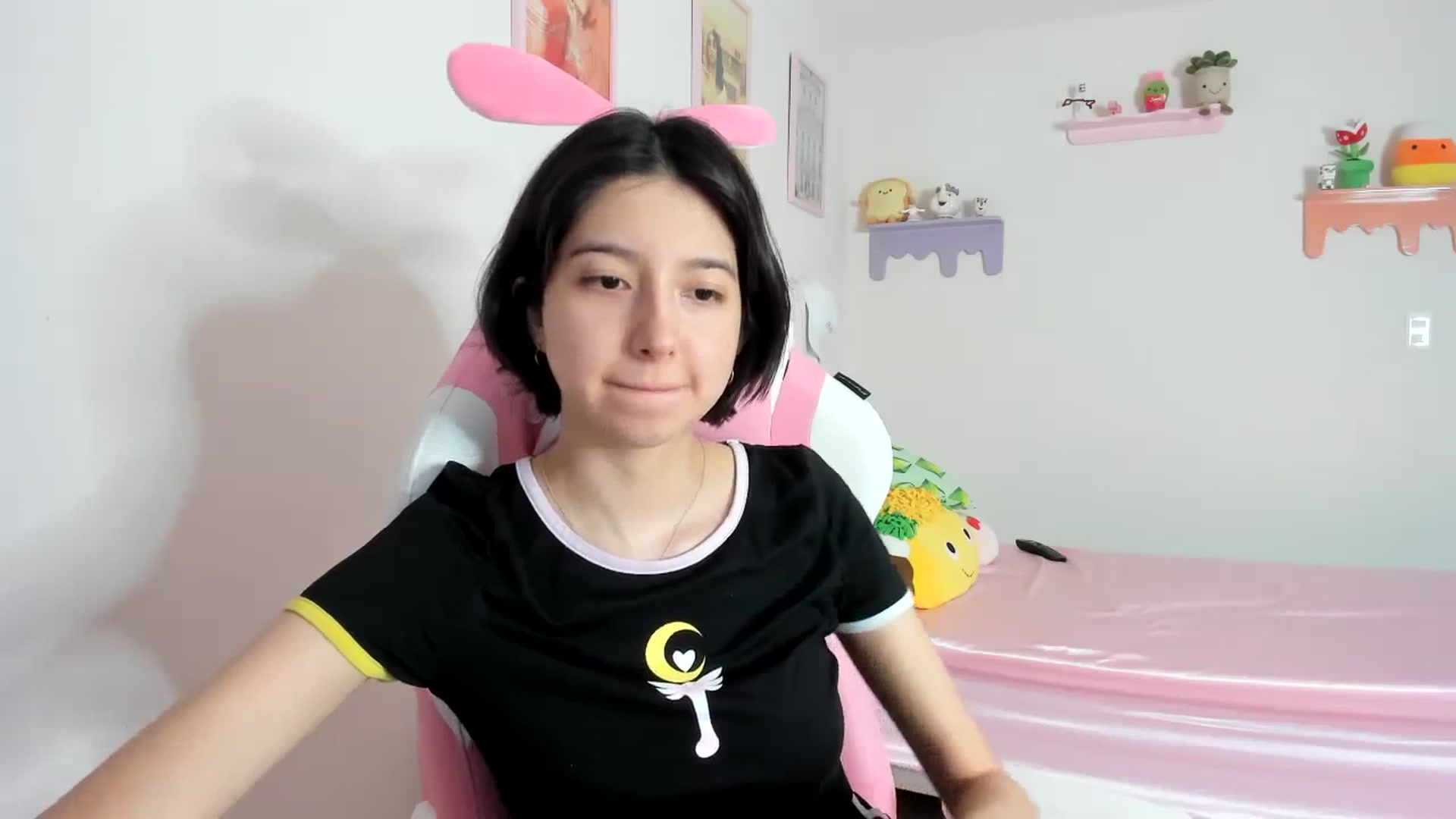 Gallery image thumbnail from Cherrycute666's myfreecams stream on, 10/10/2023, 23:19 image 15 of 20