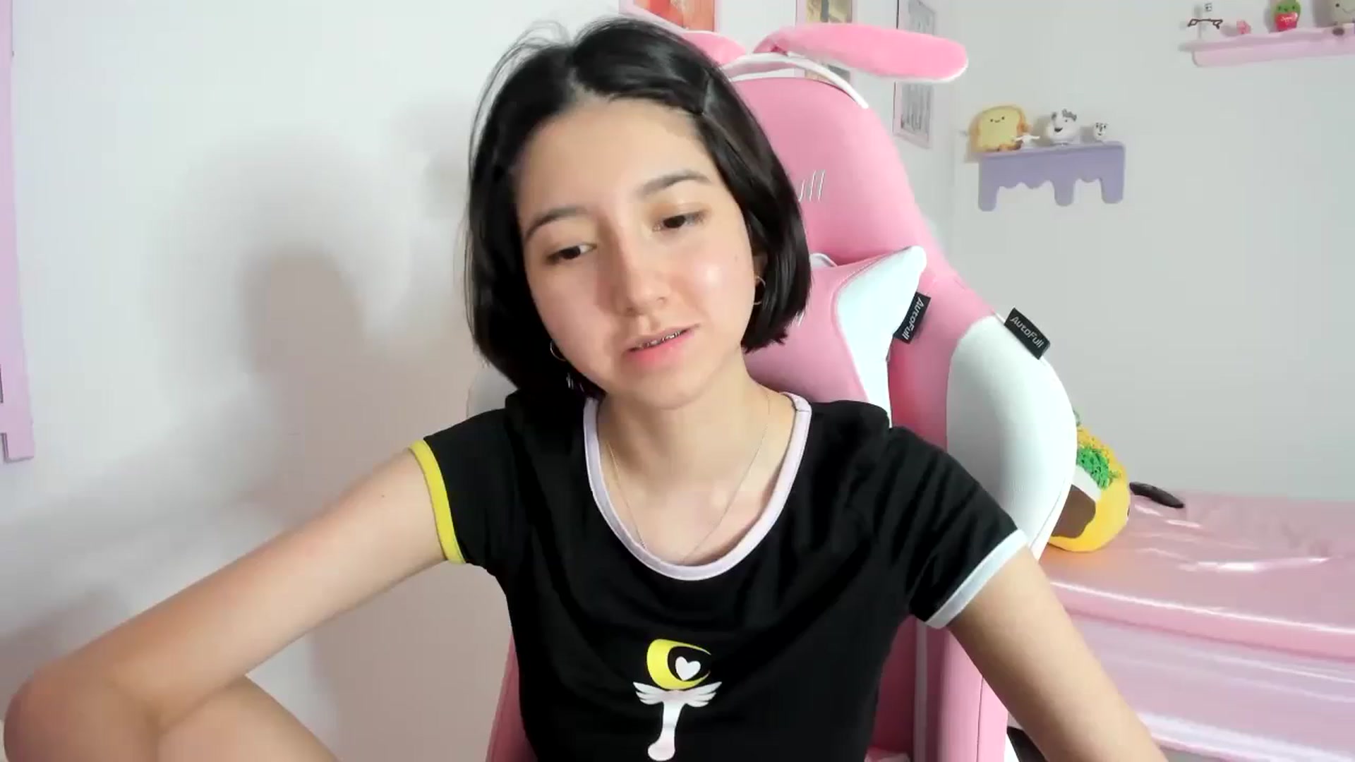Gallery image thumbnail from Cherrycute666's myfreecams stream on, 10/11/2023, 02:16 image 12 of 20