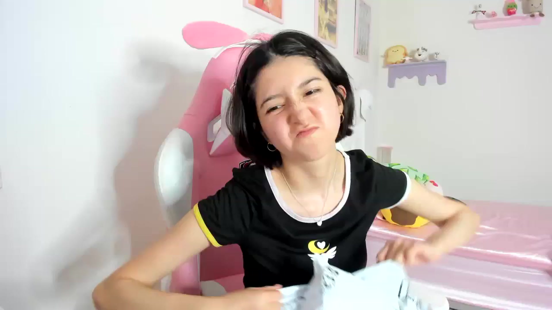 Gallery image thumbnail from Cherrycute666's myfreecams stream on, 10/11/2023, 02:16 image 20 of 20