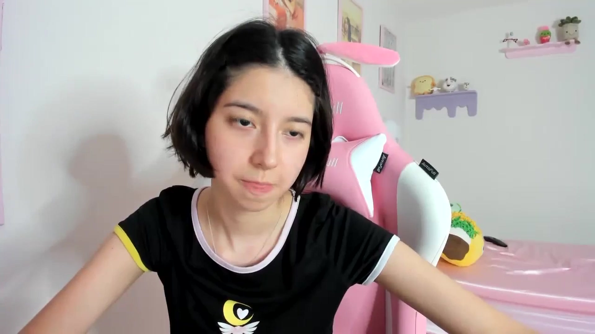 Gallery image thumbnail from Cherrycute666's myfreecams stream on, 10/11/2023, 02:16 image 10 of 20