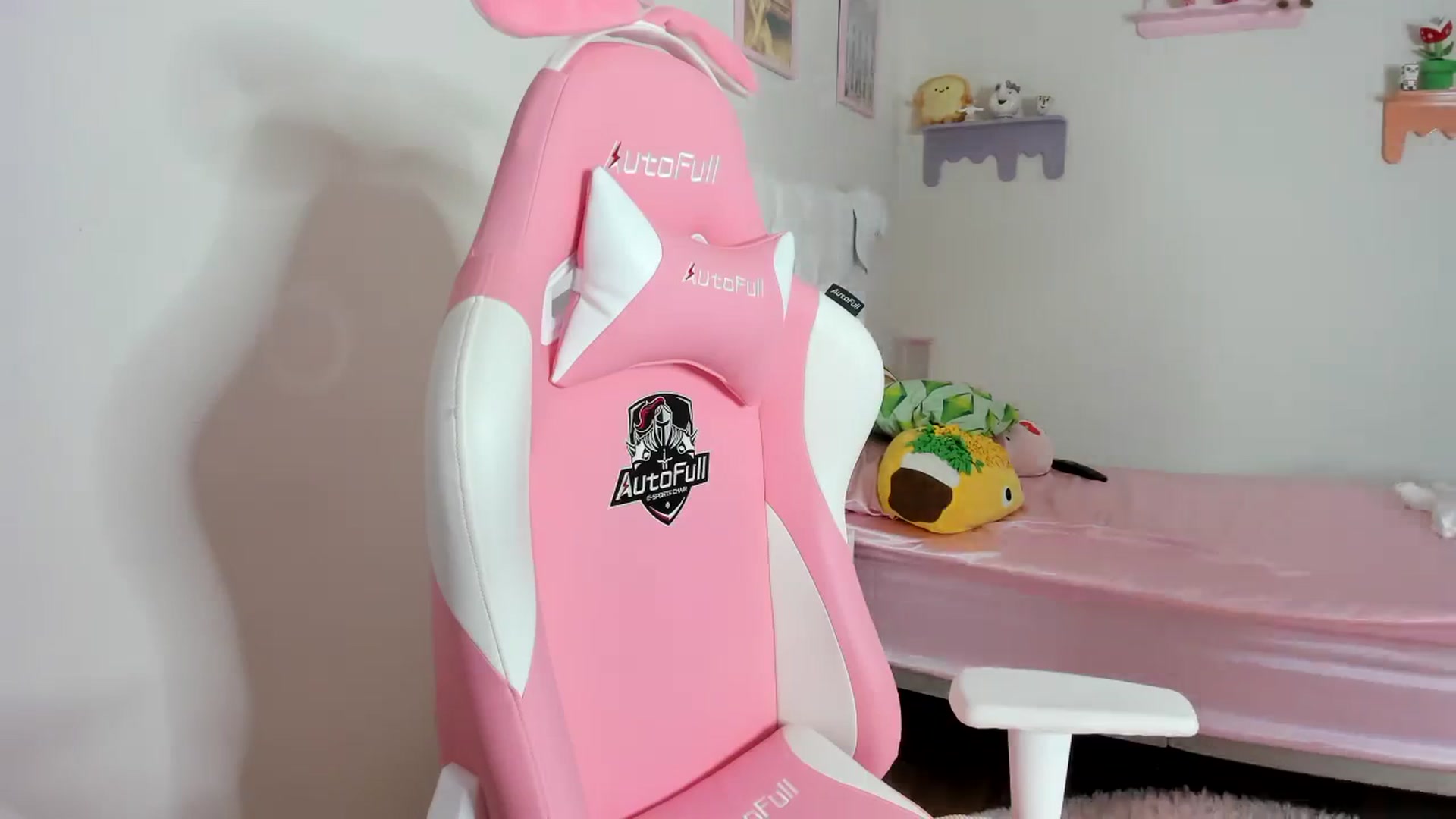 Gallery image thumbnail from Cherrycute666's myfreecams stream on, 10/11/2023, 02:55 image 18 of 20
