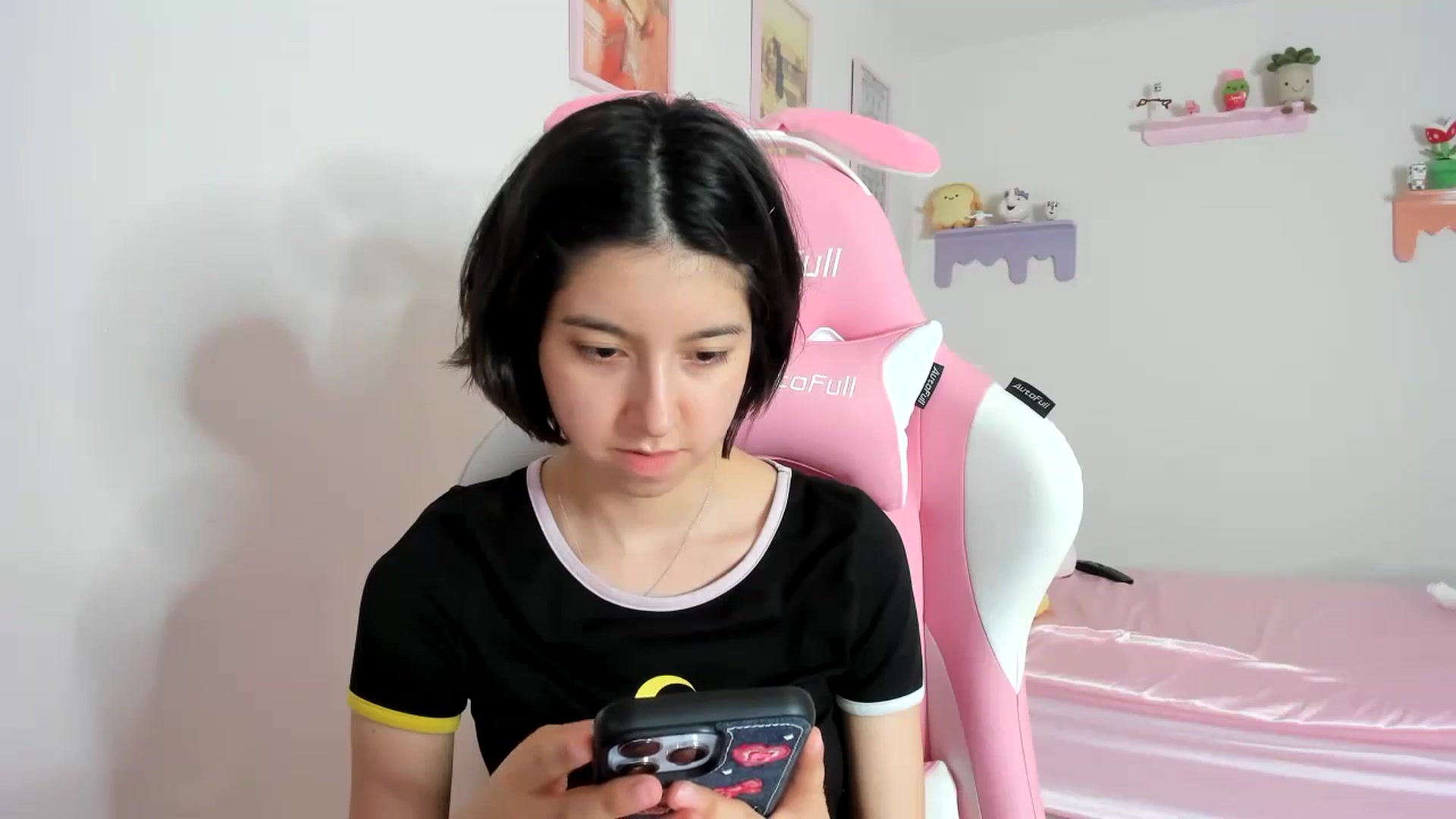 Gallery image thumbnail from Cherrycute666's myfreecams stream on, 10/11/2023, 02:55 image 20 of 20