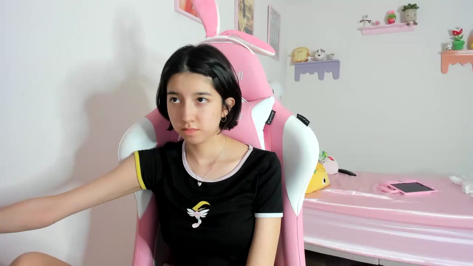Gallery image thumbnail from Cherrycute666's myfreecams stream on, 10/11/2023, 06:46 image 7 of 20