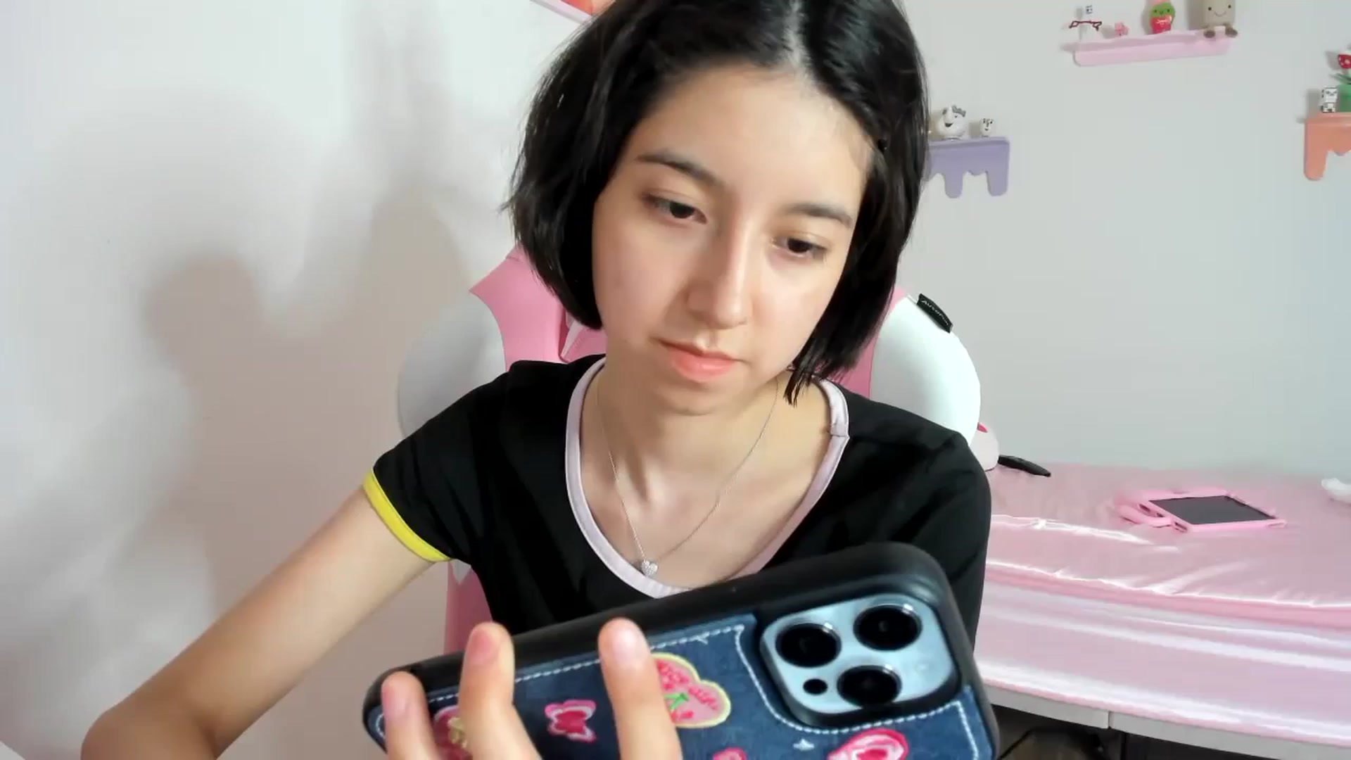 Gallery image thumbnail from Cherrycute666's myfreecams stream on, 10/11/2023, 06:46 image 3 of 20