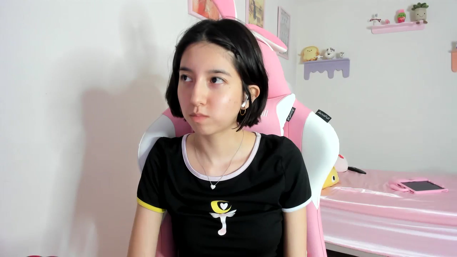 Gallery image thumbnail from Cherrycute666's myfreecams stream on, 10/11/2023, 06:46 image 13 of 20