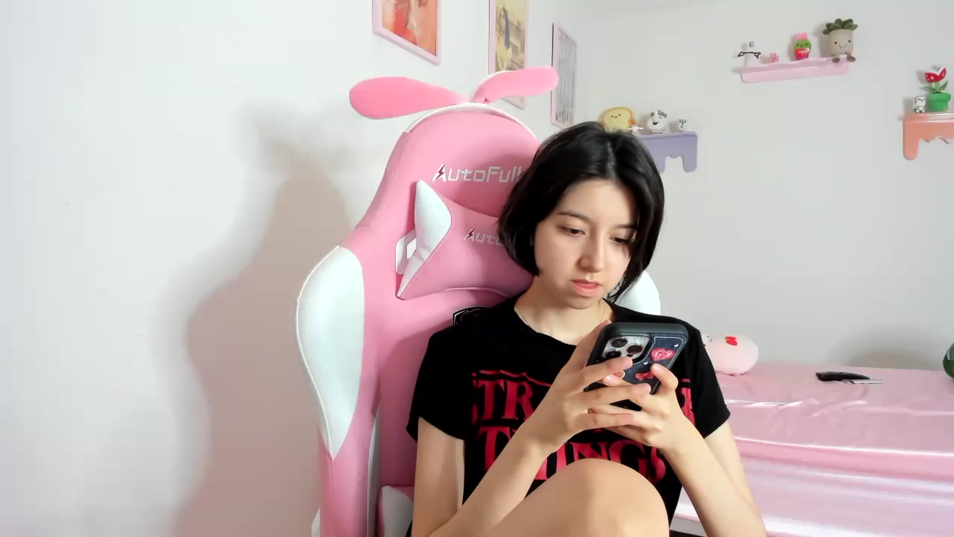 Gallery image thumbnail from Cherrycute666's myfreecams stream on, 10/11/2023, 22:23 image 8 of 20