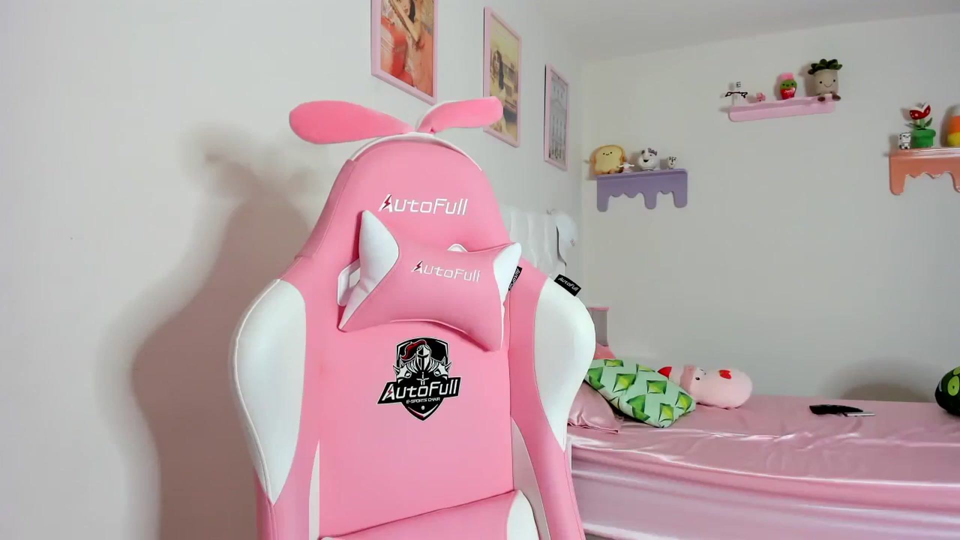 Gallery image thumbnail from Cherrycute666's myfreecams stream on, 10/11/2023, 23:55 image 4 of 20