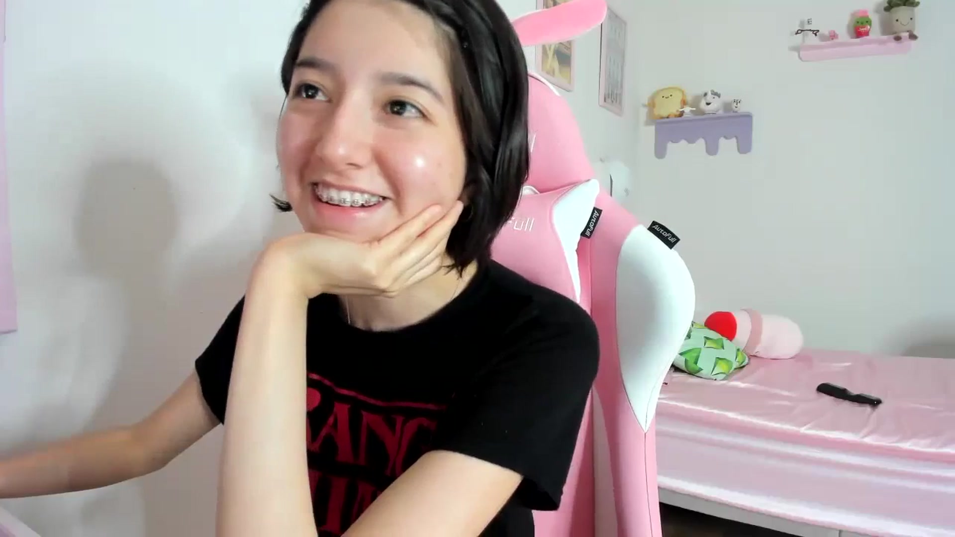 Gallery image thumbnail from Cherrycute666's myfreecams stream on, 10/12/2023, 04:06 image 13 of 20