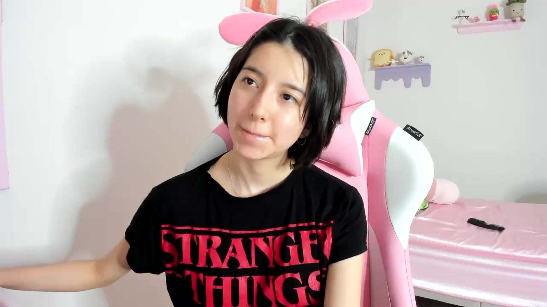 Gallery image thumbnail from Cherrycute666's myfreecams stream on, 10/12/2023, 04:06 image 3 of 20