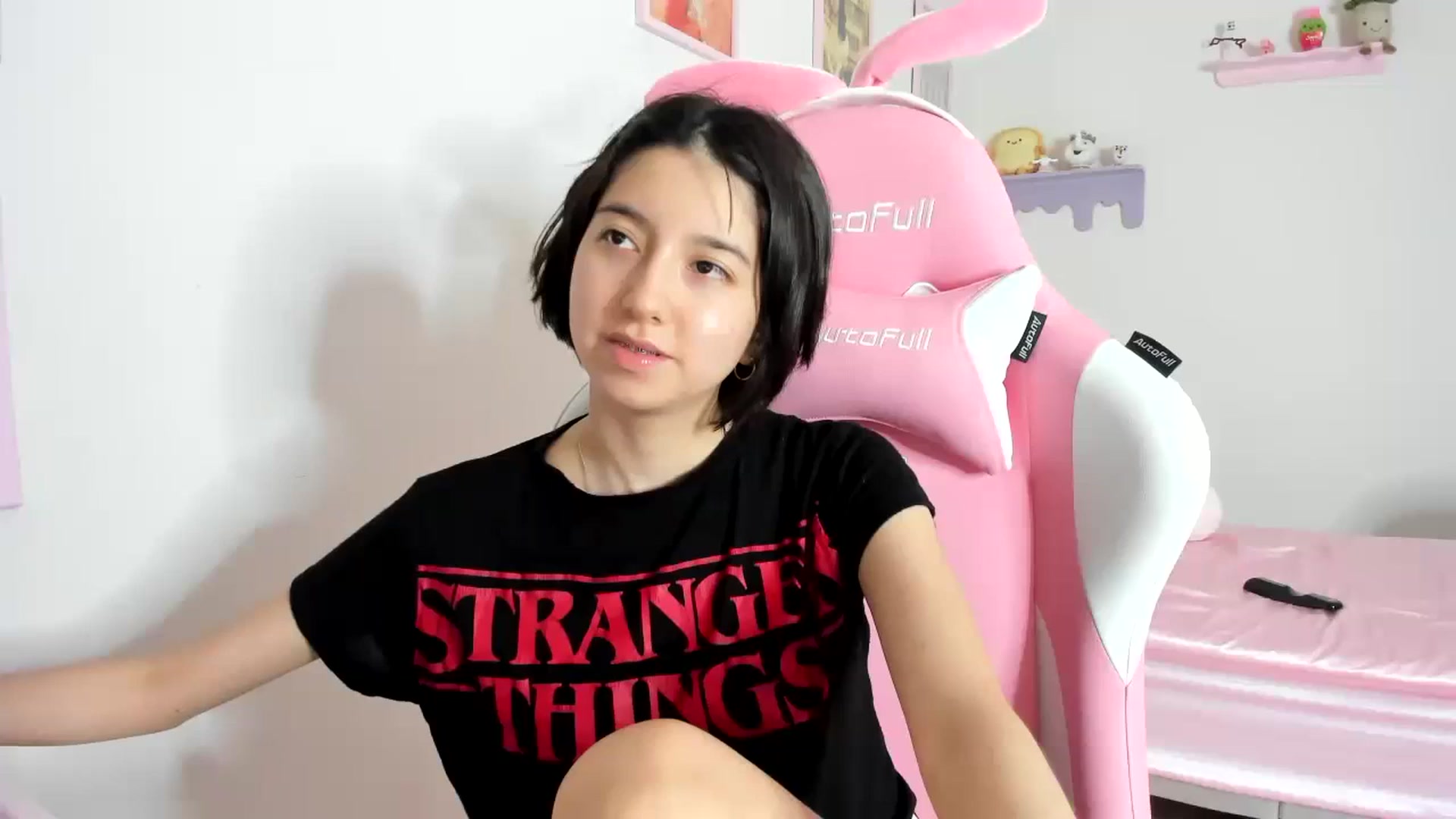 Gallery image thumbnail from Cherrycute666's myfreecams stream on, 10/12/2023, 04:06 image 1 of 20