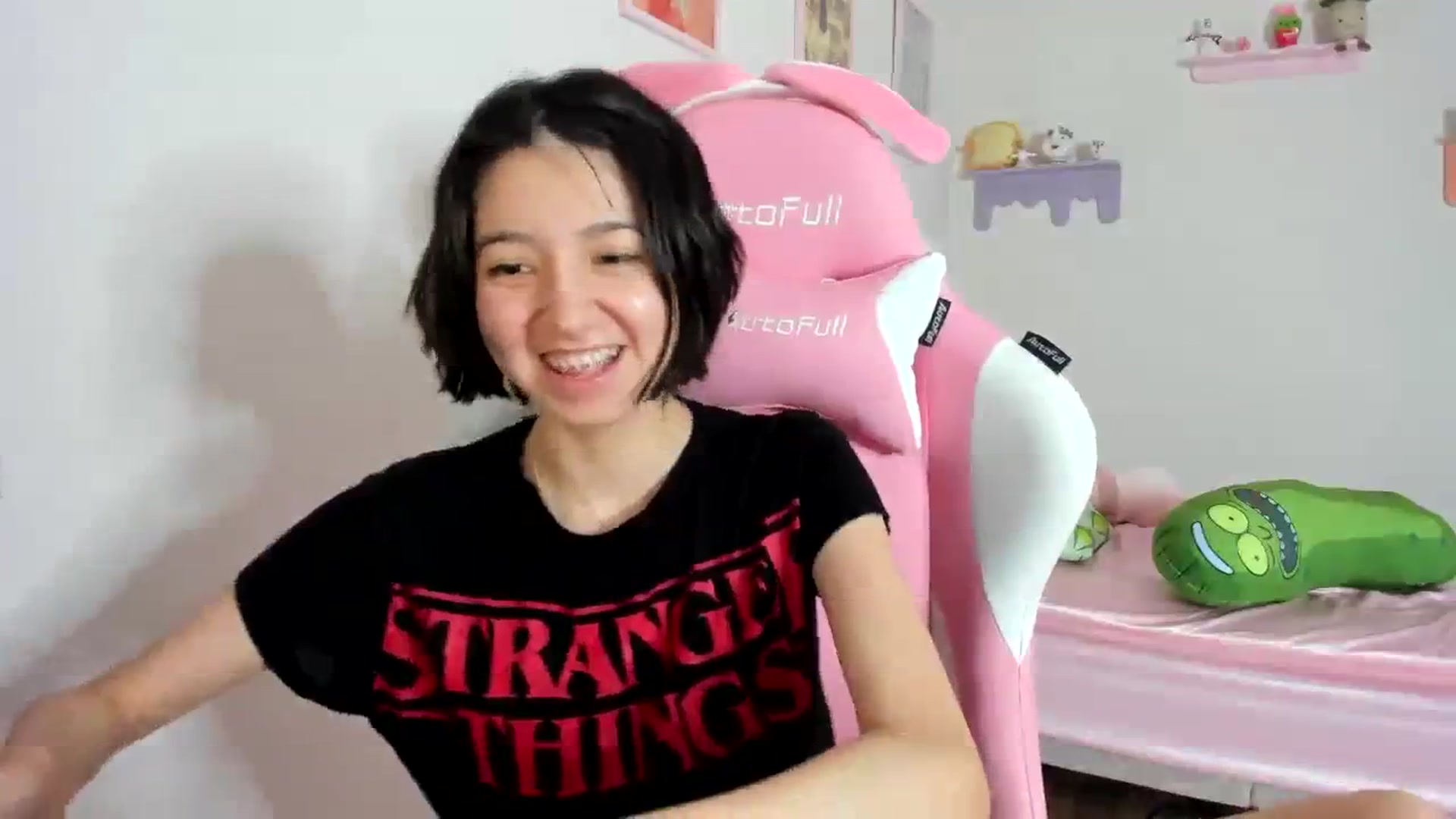 Gallery image thumbnail from Cherrycute666's myfreecams stream on, 10/12/2023, 04:33 image 4 of 20