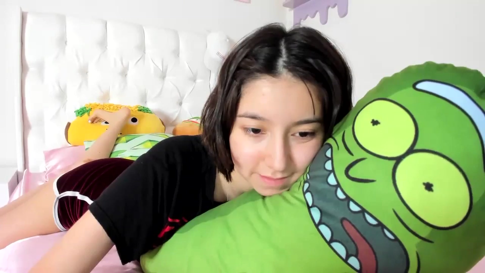 Gallery image thumbnail from Cherrycute666's myfreecams stream on, 10/12/2023, 04:33 image 7 of 20