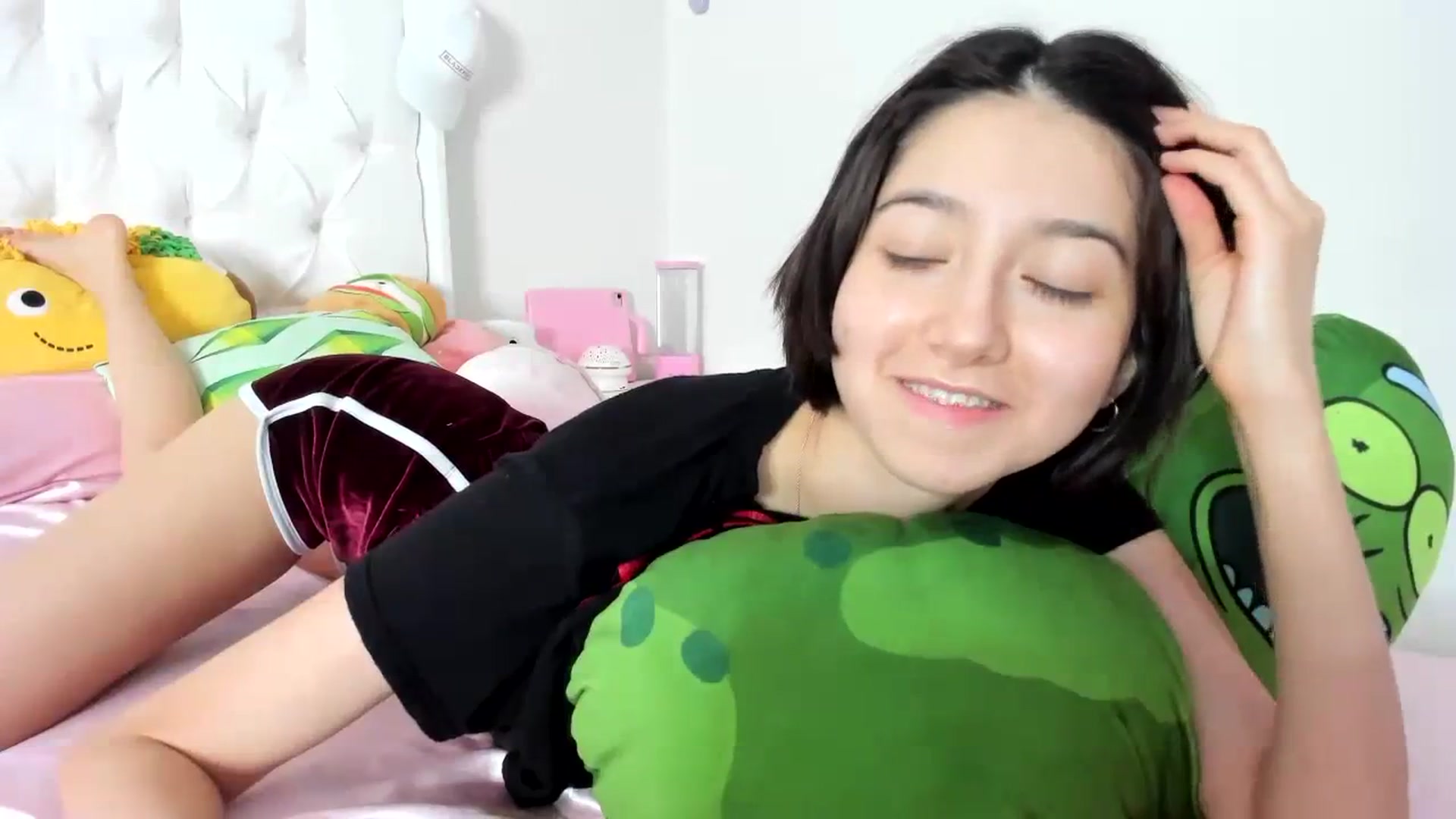 Gallery image thumbnail from Cherrycute666's myfreecams stream on, 10/12/2023, 04:33 image 13 of 20