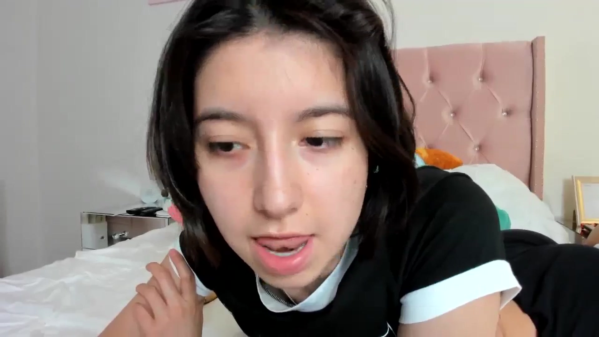 Gallery image thumbnail from Cherrycute666's myfreecams stream on, 10/12/2023, 23:22 image 14 of 20