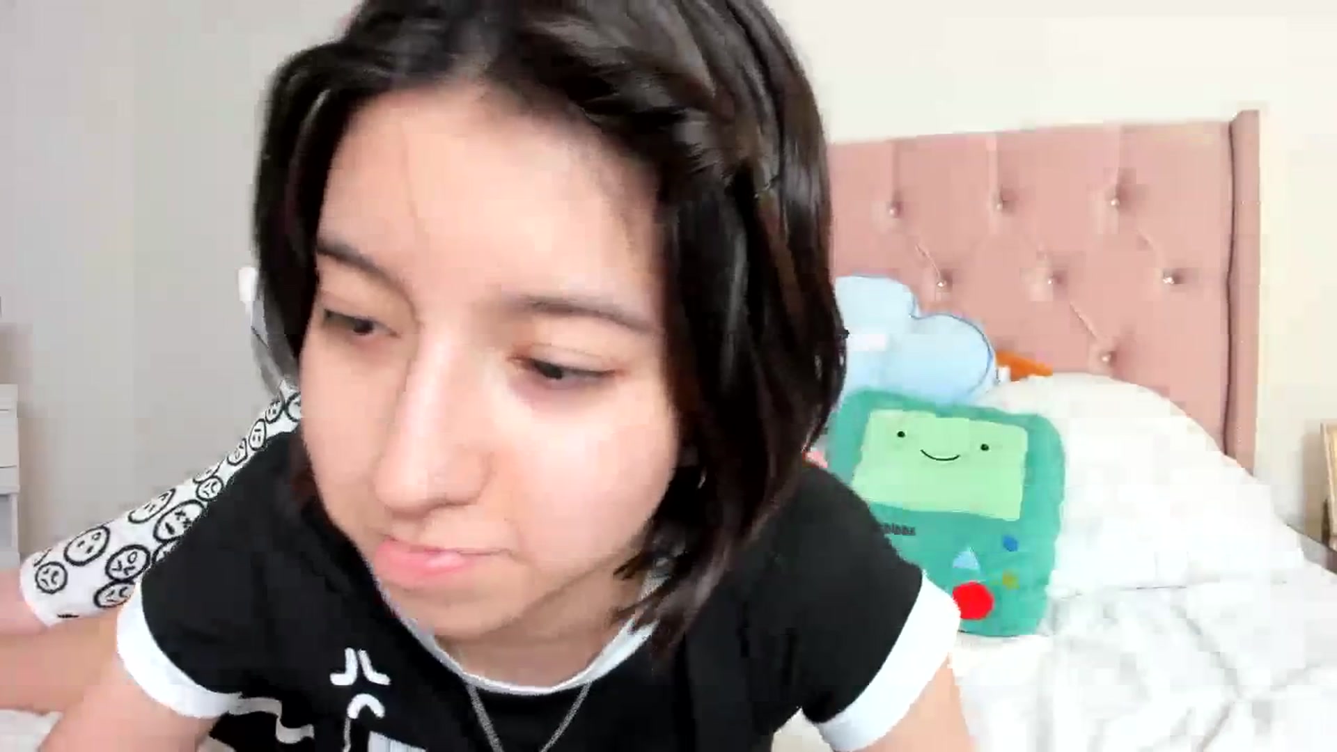 Gallery image thumbnail from Cherrycute666's myfreecams stream on, 10/12/2023, 23:22 image 5 of 20