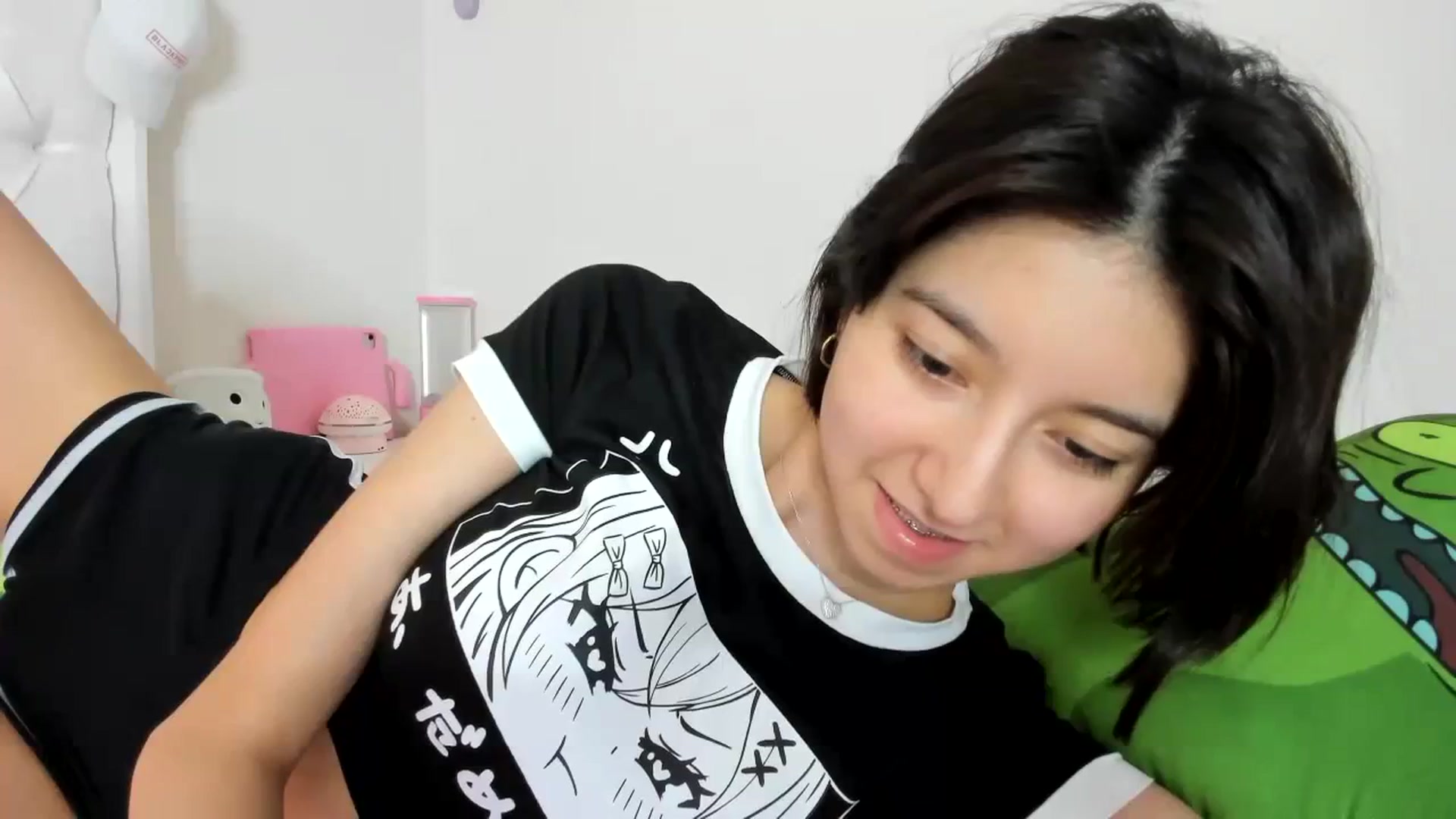 Gallery image thumbnail from Cherrycute666's myfreecams stream on, 10/13/2023, 05:35 image 14 of 20