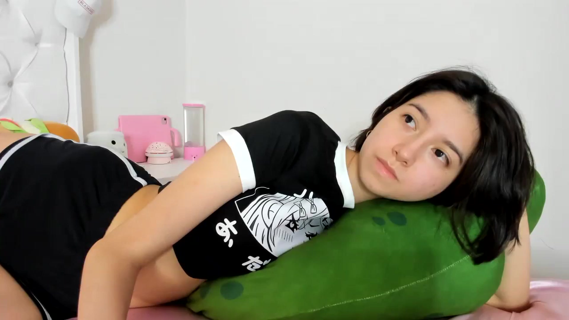 Gallery image thumbnail from Cherrycute666's myfreecams stream on, 10/13/2023, 05:35 image 12 of 20