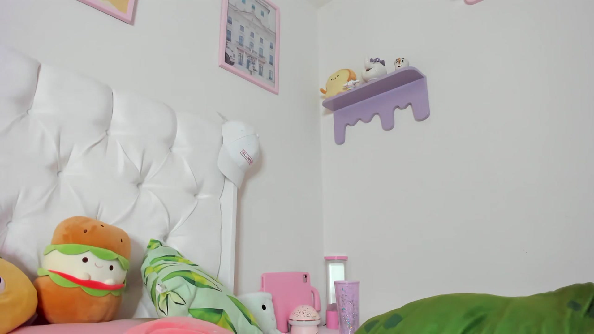 Gallery image thumbnail from Cherrycute666's myfreecams stream on, 10/14/2023, 03:55 image 12 of 20