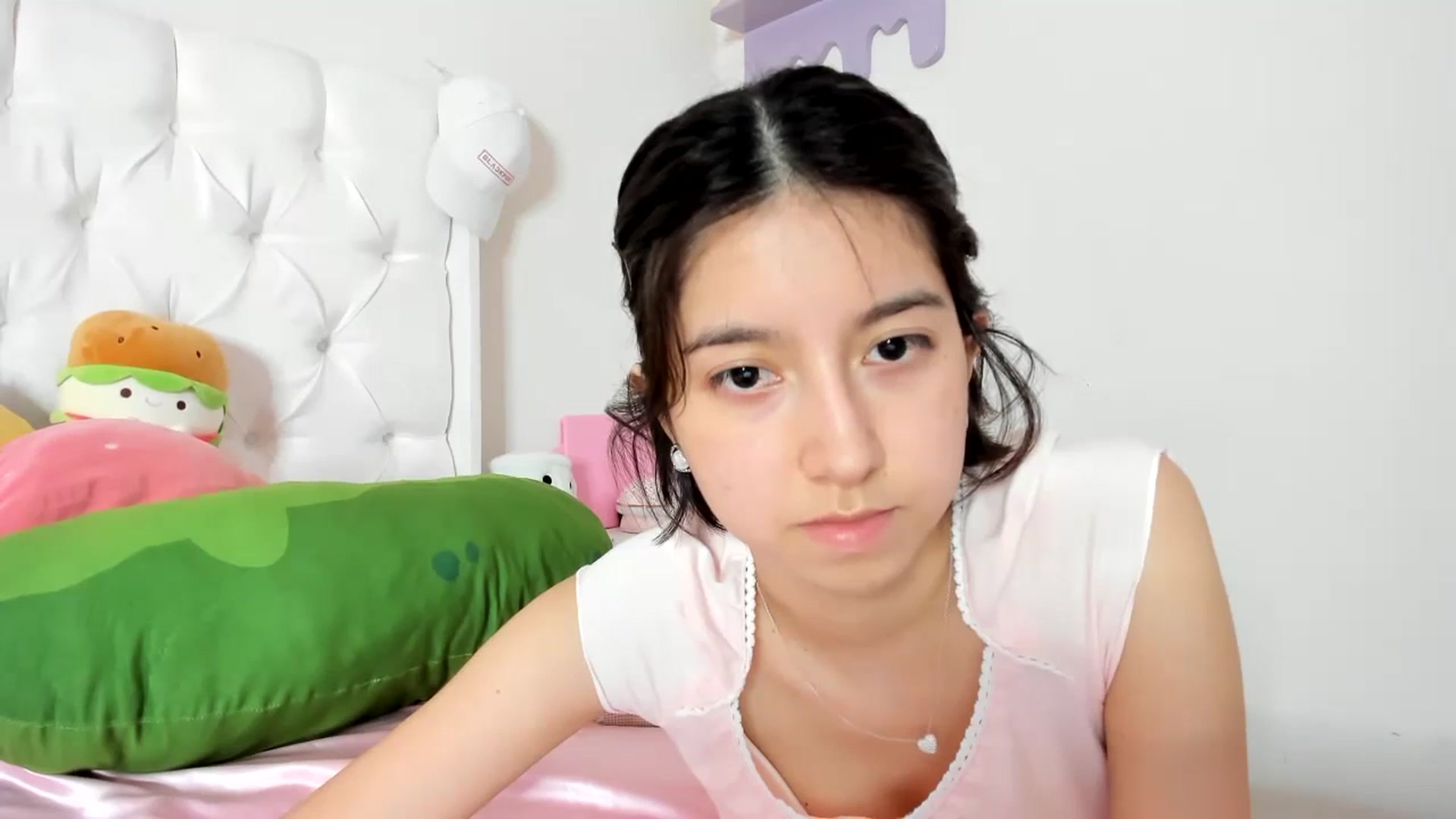 Gallery image thumbnail from Cherrycute666's myfreecams stream on, 10/14/2023, 03:55 image 4 of 20