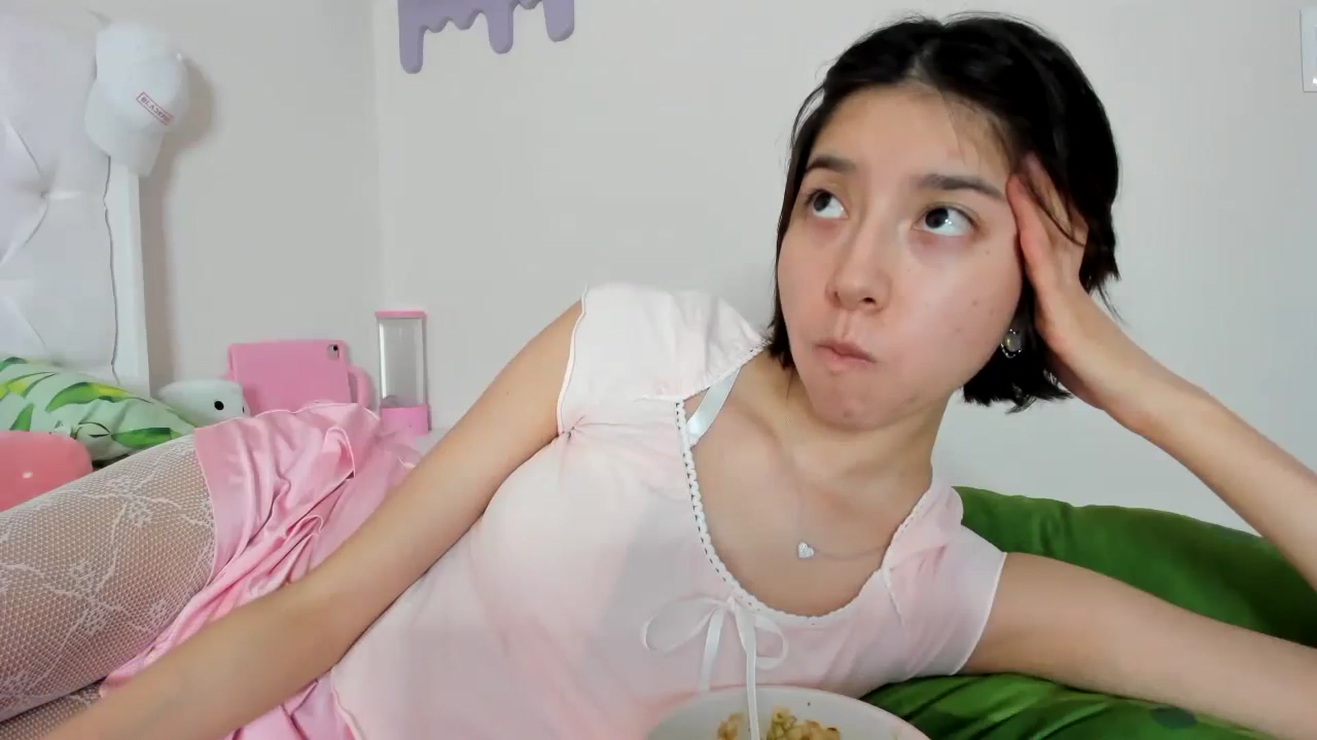 Gallery image thumbnail from Cherrycute666's myfreecams stream on, 10/14/2023, 06:37 image 9 of 20