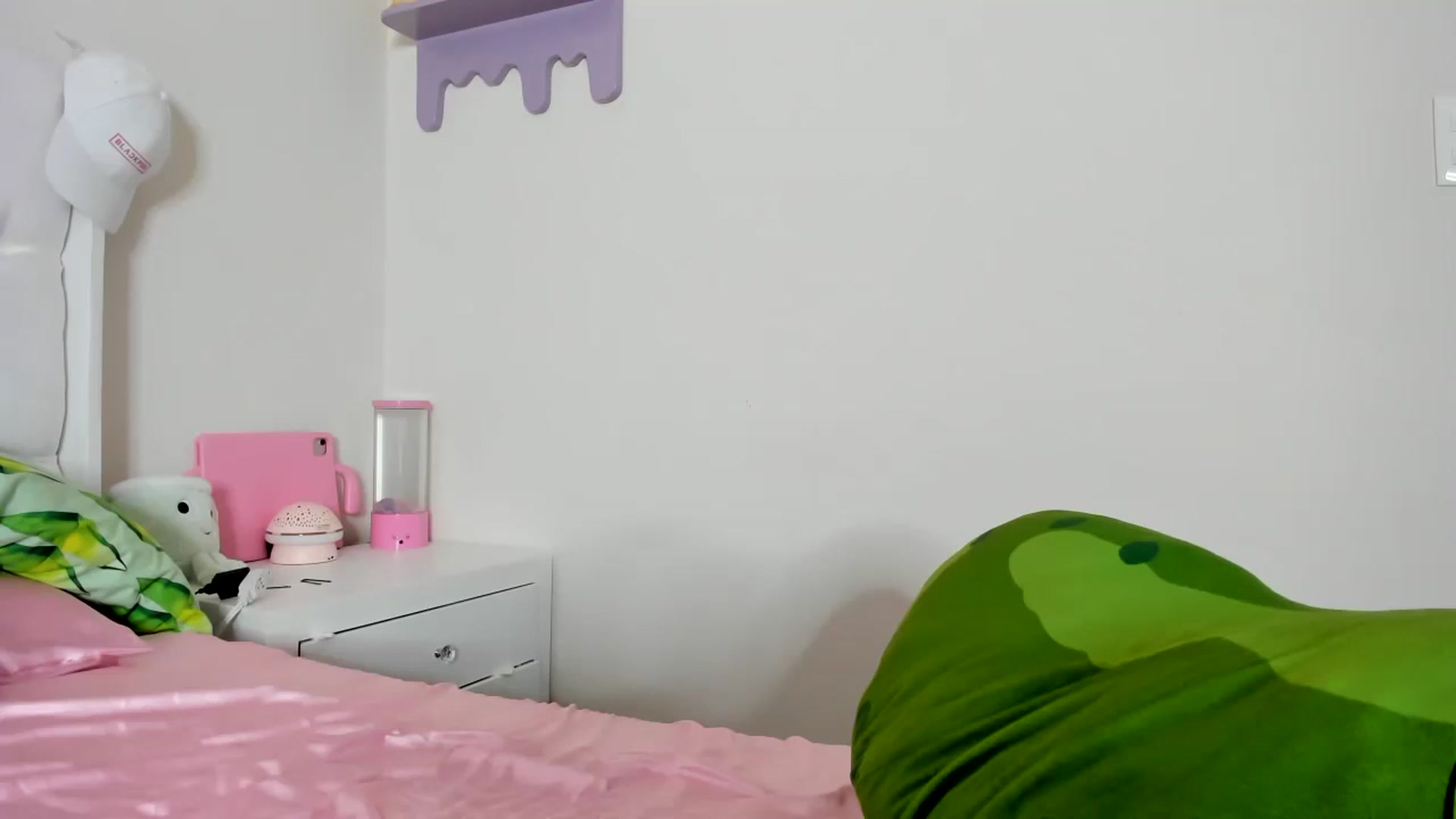 Gallery image thumbnail from Cherrycute666's myfreecams stream on, 10/14/2023, 06:37 image 2 of 20