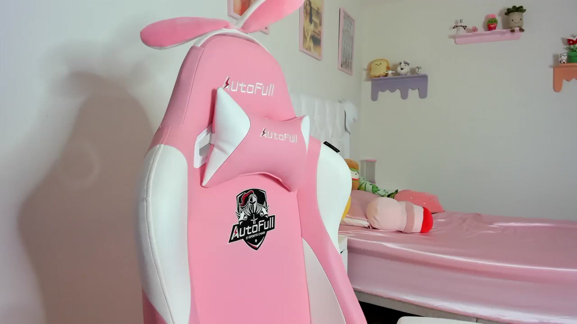 Gallery image thumbnail from Cherrycute666's myfreecams stream on, 10/16/2023, 21:41 image 20 of 20