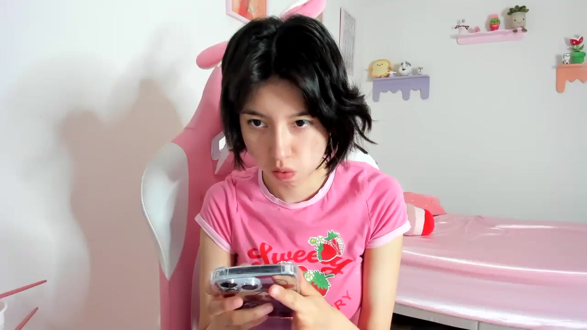 Gallery image thumbnail from Cherrycute666's myfreecams stream on, 10/16/2023, 21:41 image 2 of 20
