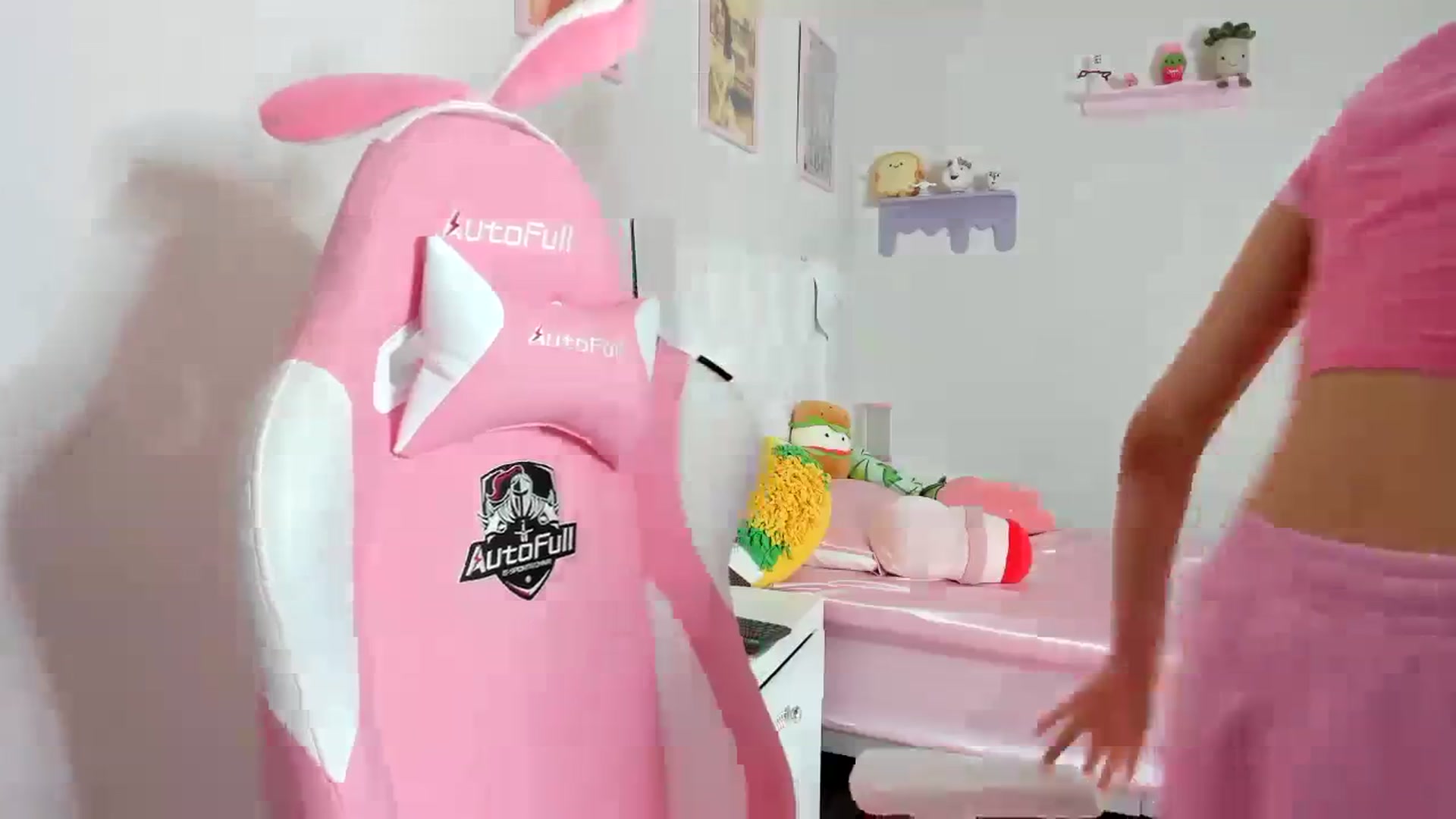 Gallery image thumbnail from Cherrycute666's myfreecams stream on, 10/16/2023, 21:41 image 8 of 20