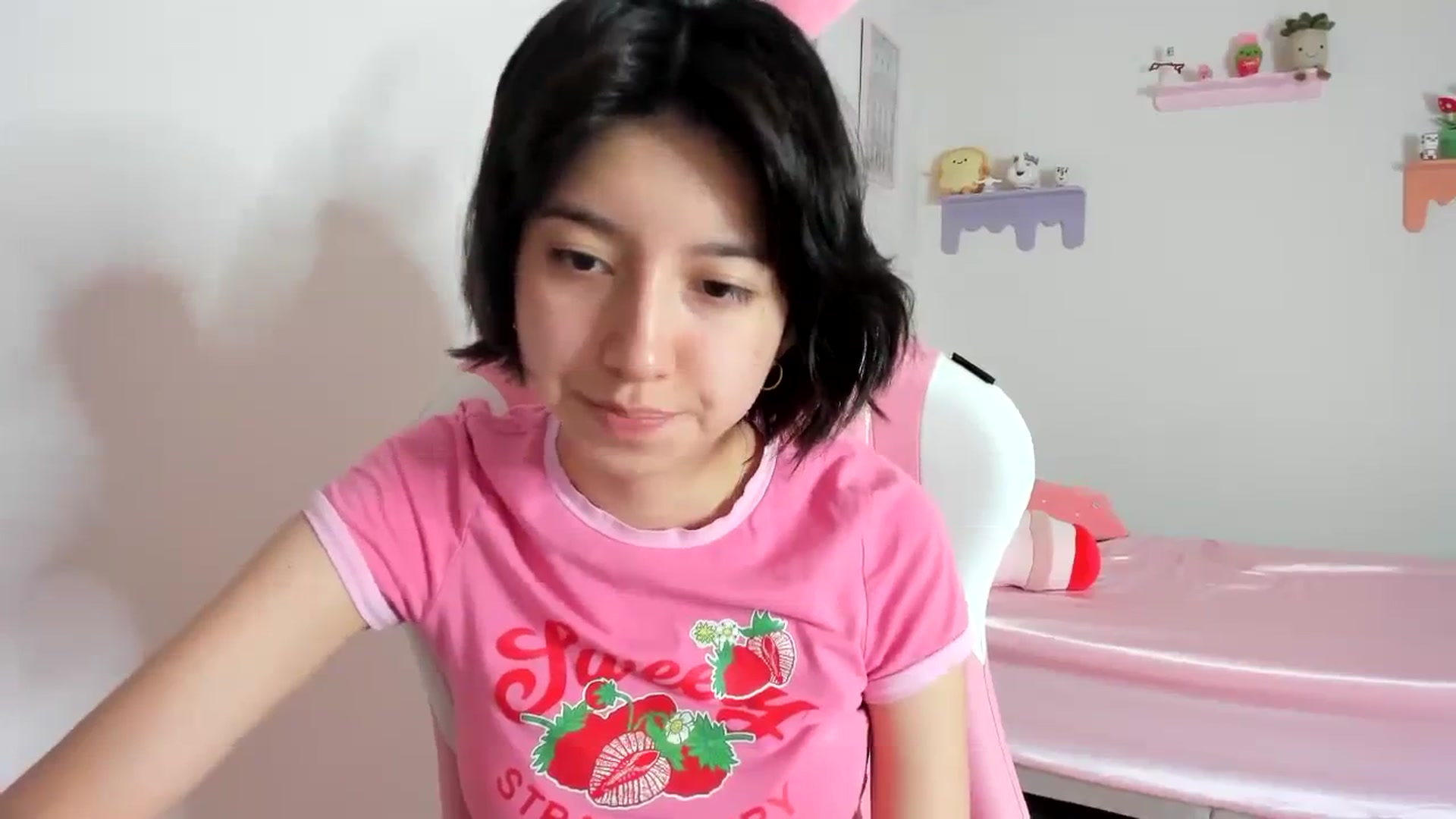 Gallery image thumbnail from Cherrycute666's myfreecams stream on, 10/16/2023, 21:41 image 9 of 20