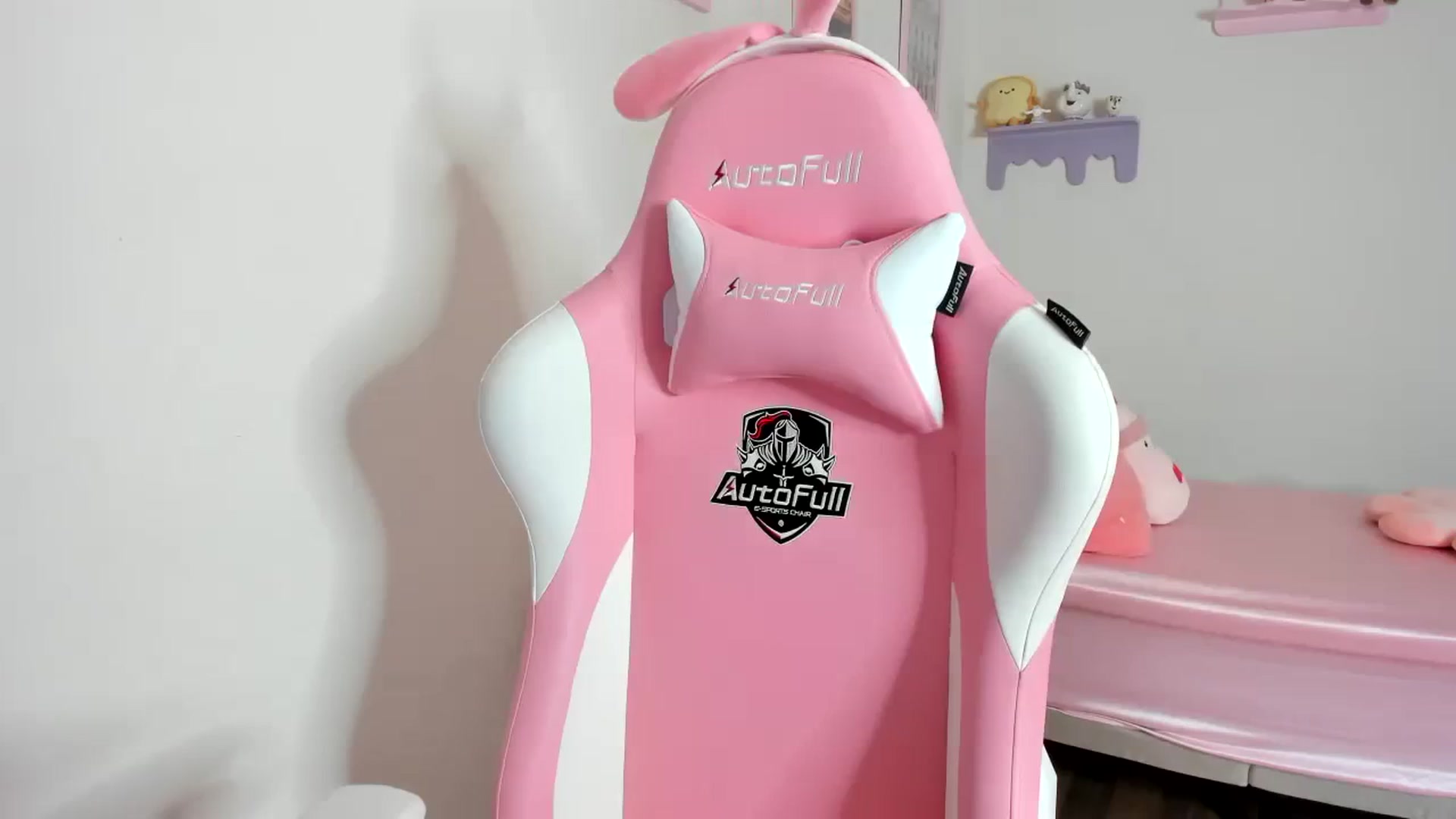 Gallery image thumbnail from Cherrycute666's myfreecams stream on, 10/17/2023, 07:38 image 20 of 20