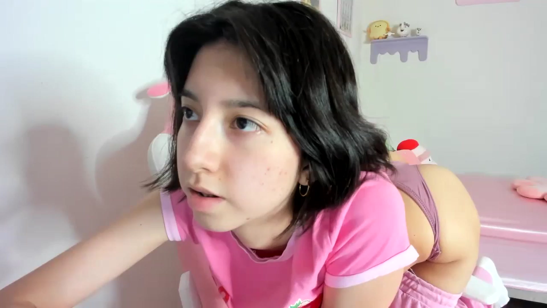 Gallery image thumbnail from Cherrycute666's myfreecams stream on, 10/17/2023, 08:48 image 1 of 20