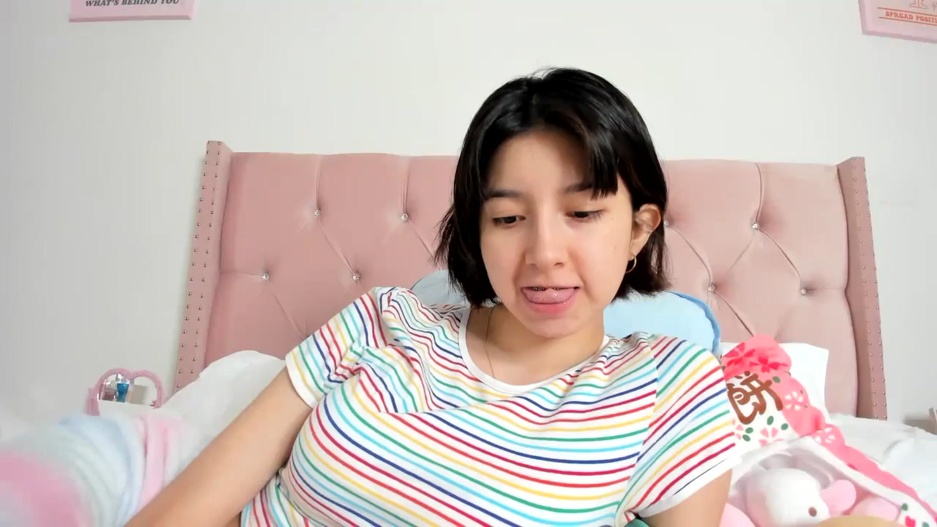 Gallery image thumbnail from Cherrycute666's myfreecams stream on, 10/17/2023, 10:04 image 15 of 20
