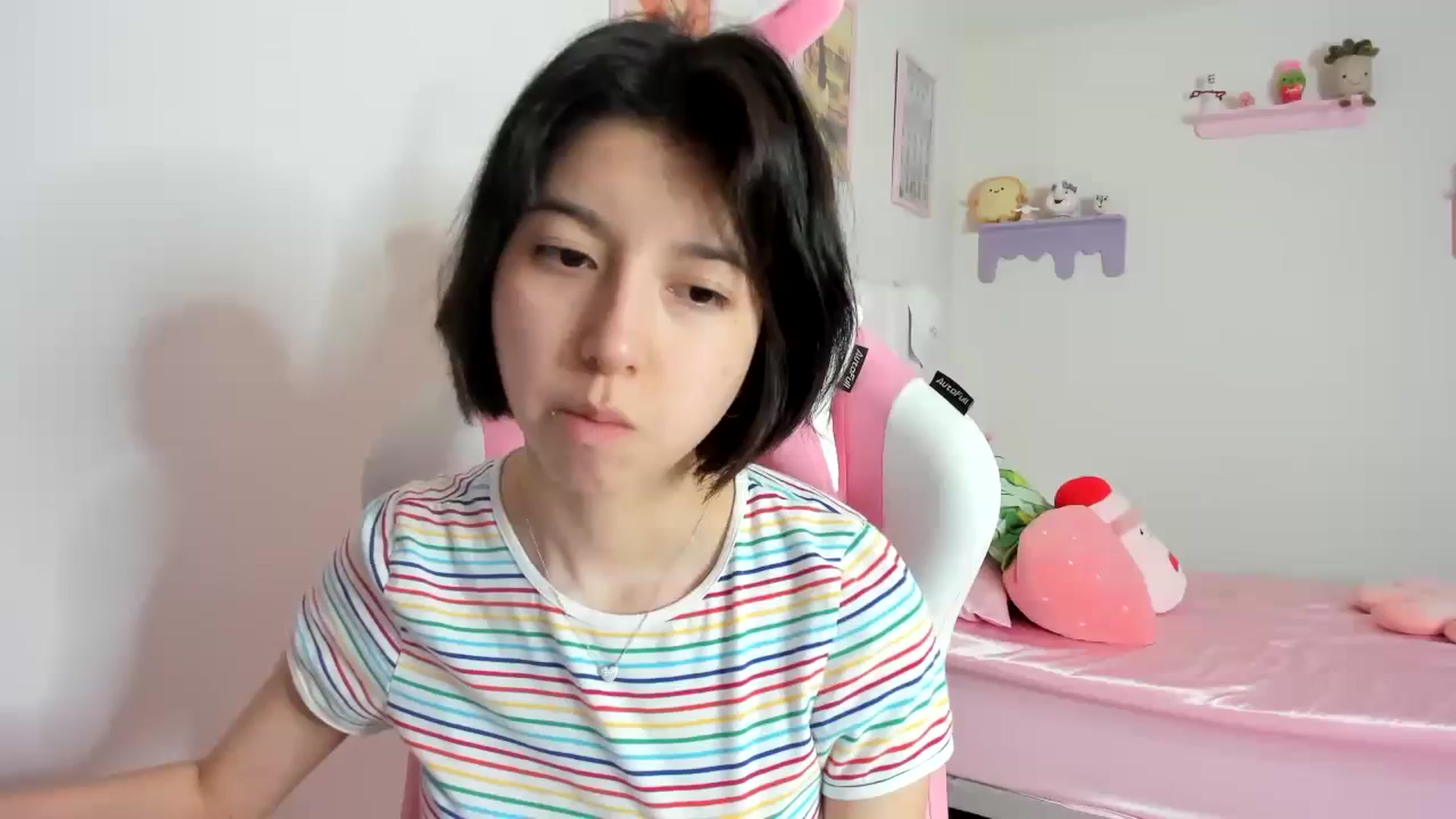 Gallery image thumbnail from Cherrycute666's myfreecams stream on, 10/17/2023, 18:56 image 1 of 20