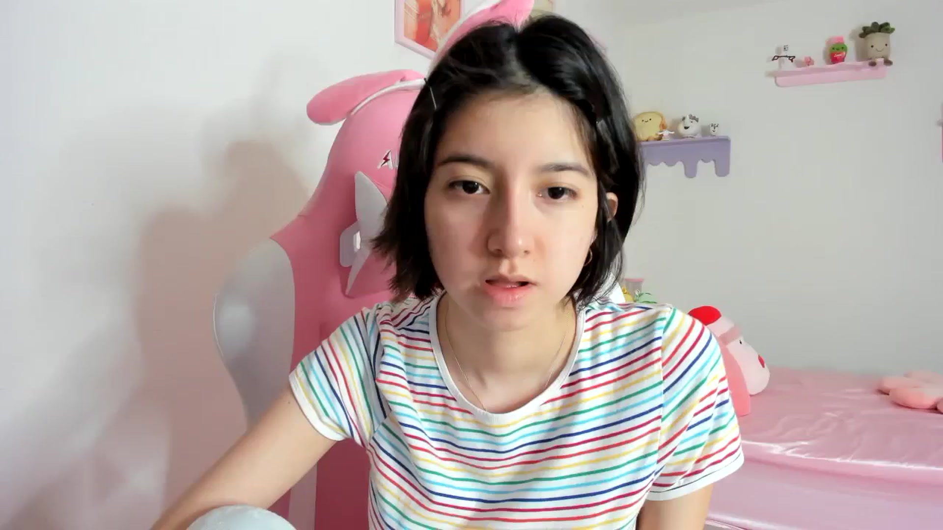 Gallery image thumbnail from Cherrycute666's myfreecams stream on, 10/17/2023, 18:56 image 14 of 20