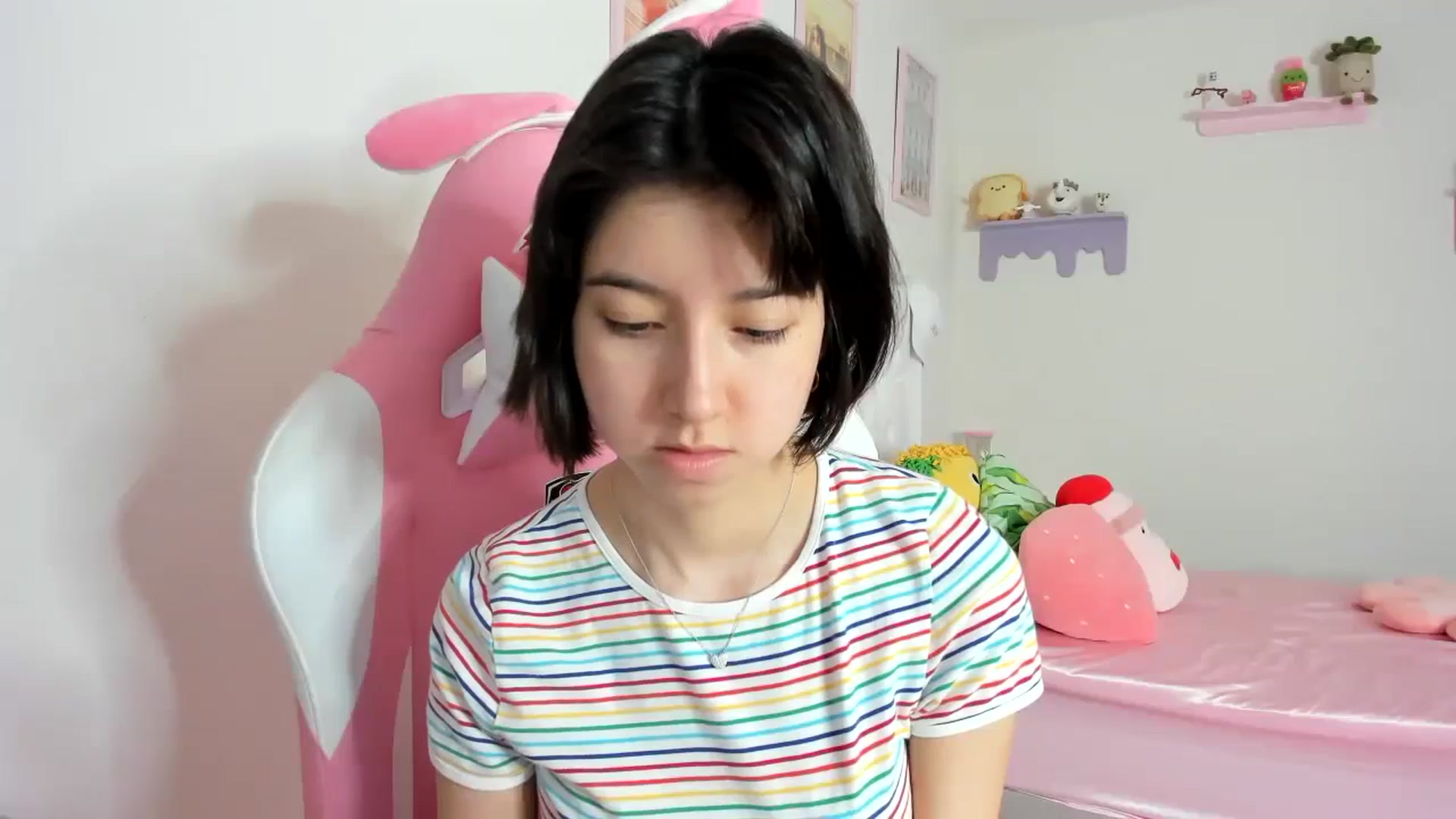 Gallery image thumbnail from Cherrycute666's myfreecams stream on, 10/17/2023, 18:56 image 9 of 20