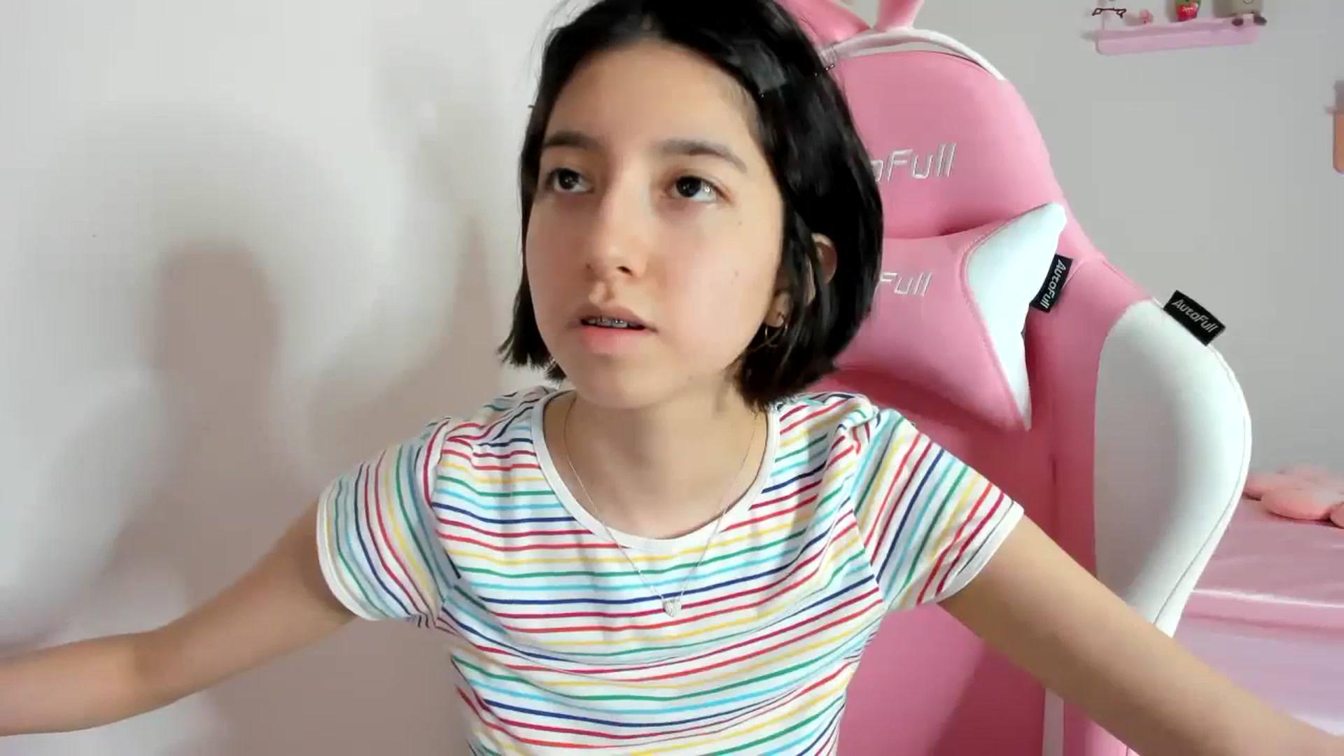 Gallery image thumbnail from Cherrycute666's myfreecams stream on, 10/18/2023, 04:26 image 13 of 20