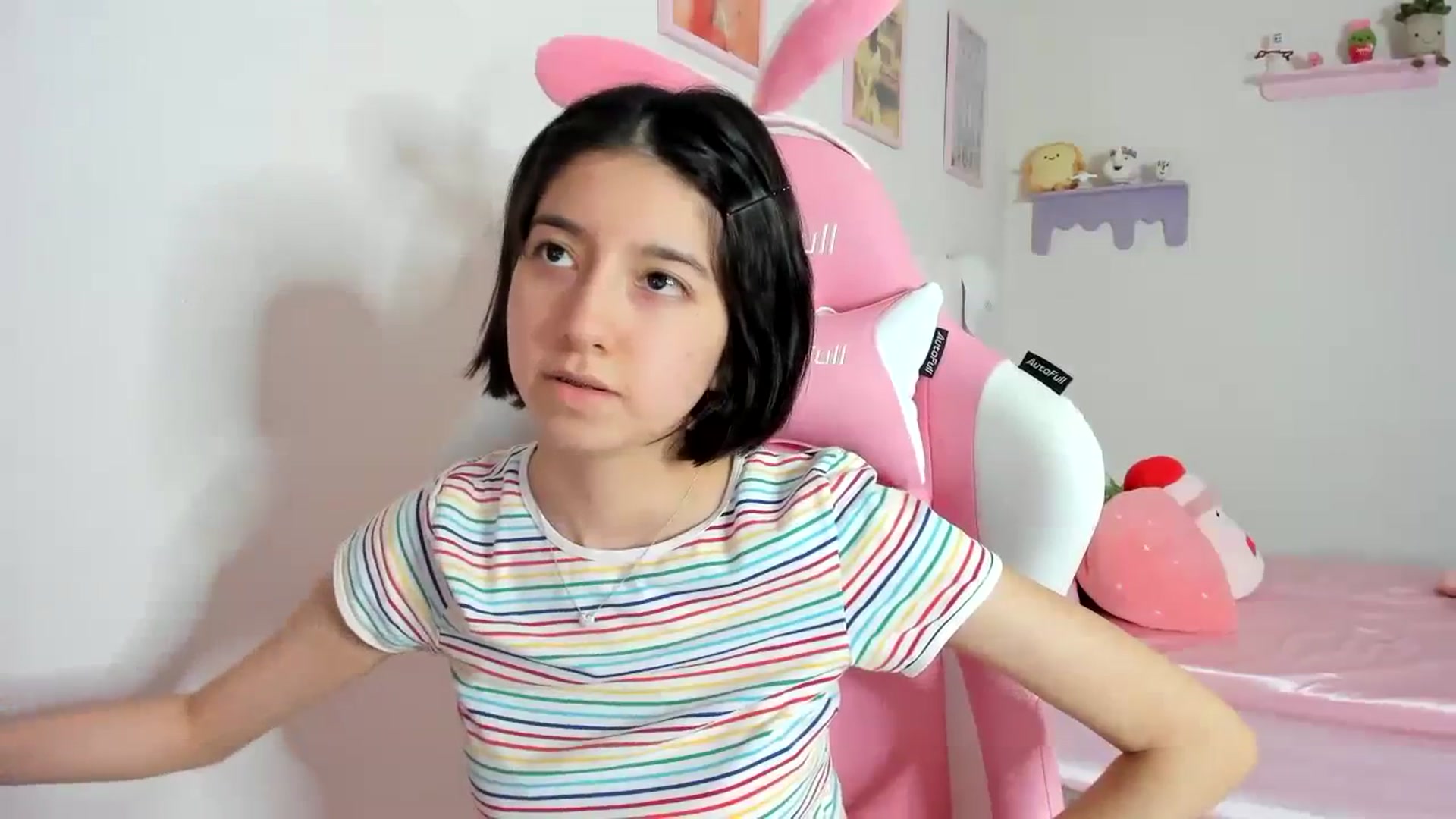 Gallery image thumbnail from Cherrycute666's myfreecams stream on, 10/18/2023, 04:26 image 2 of 20