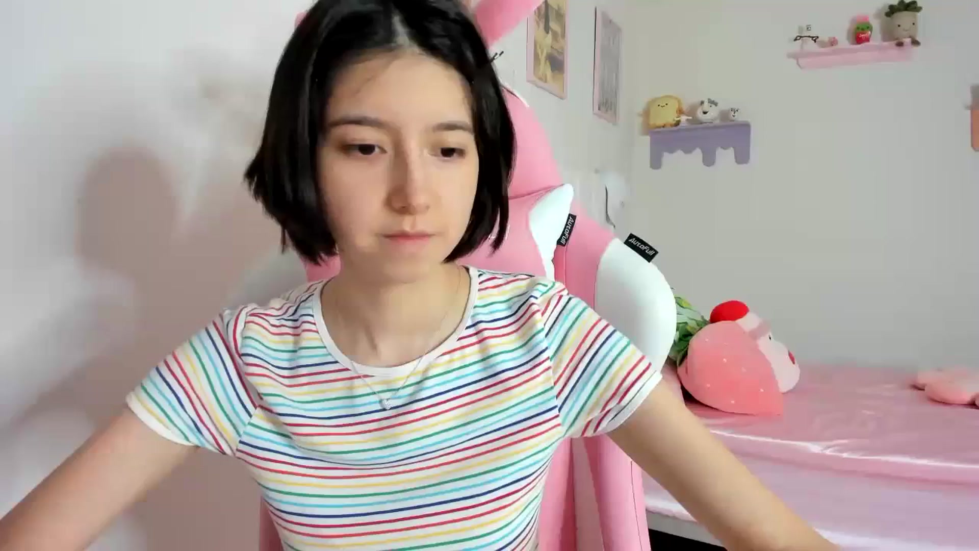 Gallery image thumbnail from Cherrycute666's myfreecams stream on, 10/18/2023, 04:26 image 10 of 20