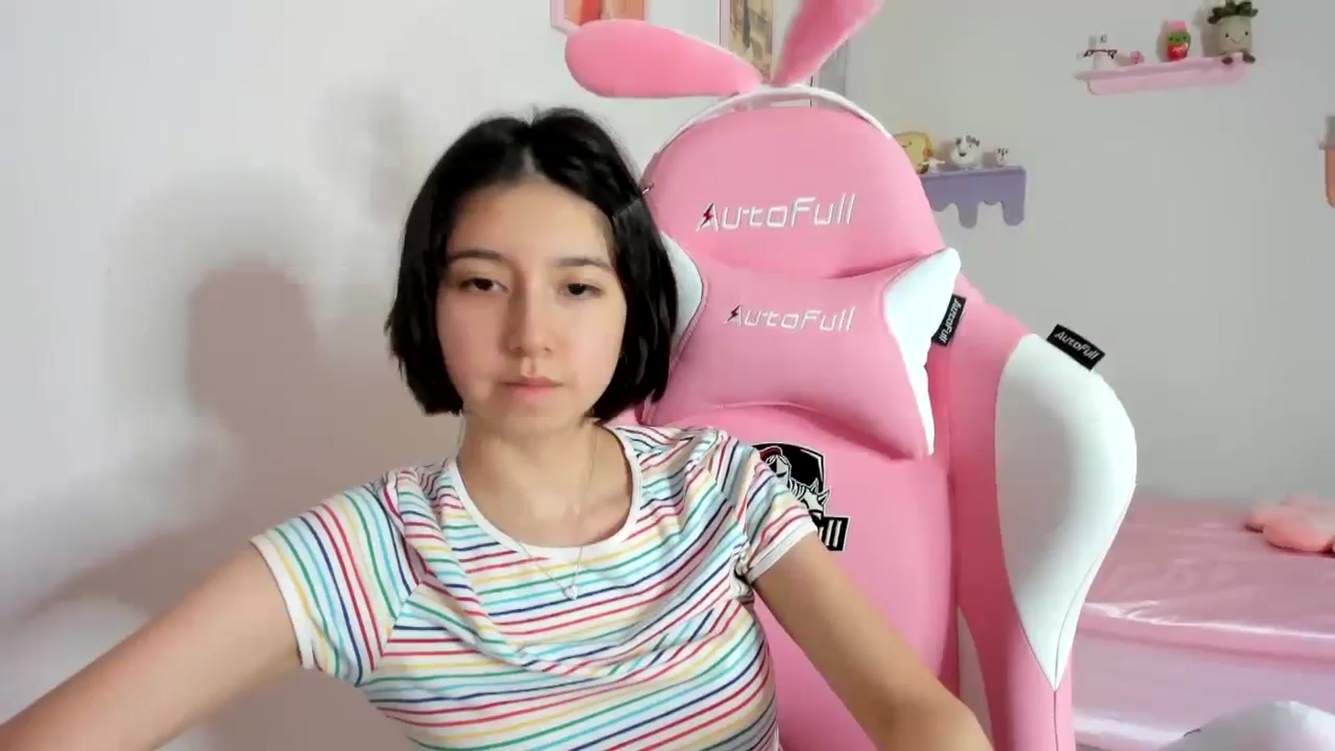 Gallery image thumbnail from Cherrycute666's myfreecams stream on, 10/18/2023, 04:26 image 11 of 20