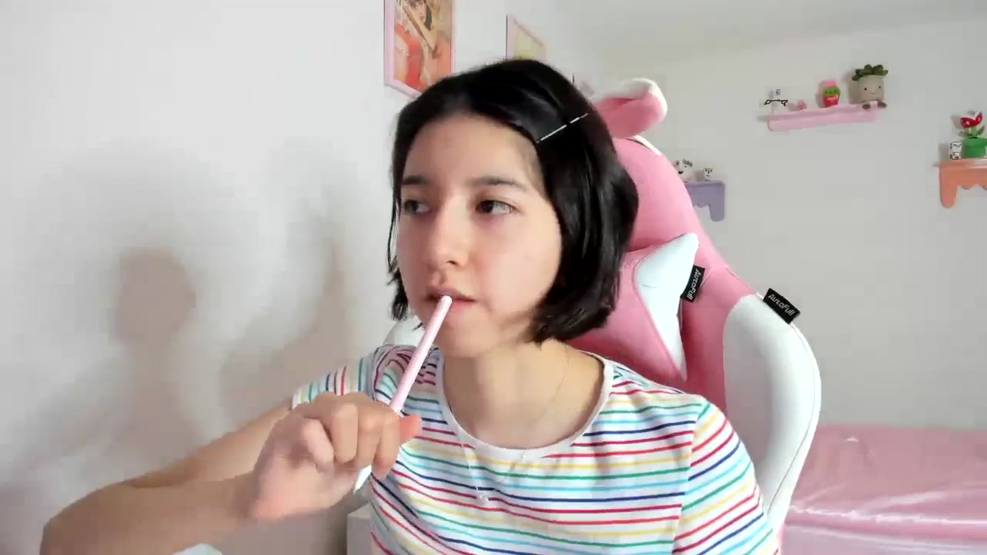 Gallery image thumbnail from Cherrycute666's myfreecams stream on, 10/18/2023, 07:48 image 8 of 20