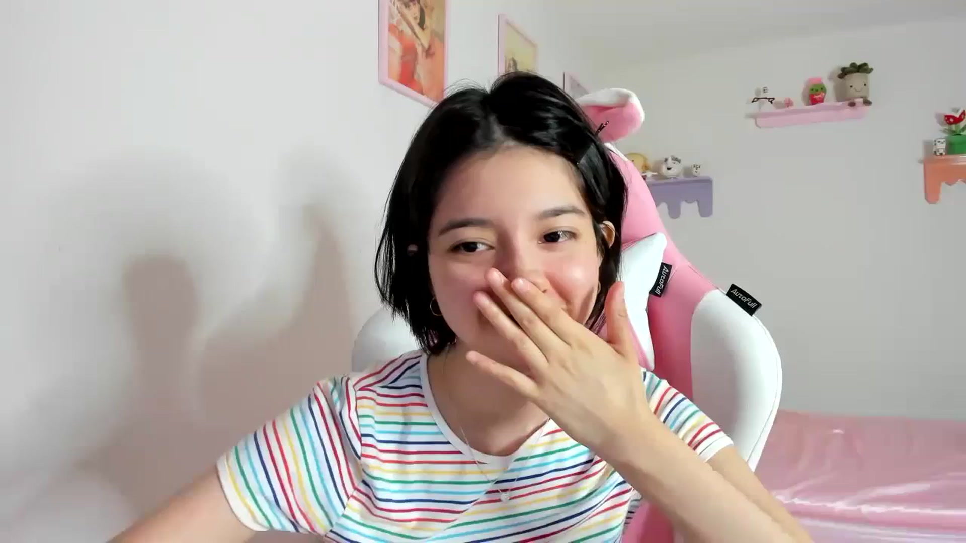 Gallery image thumbnail from Cherrycute666's myfreecams stream on, 10/18/2023, 07:48 image 4 of 20