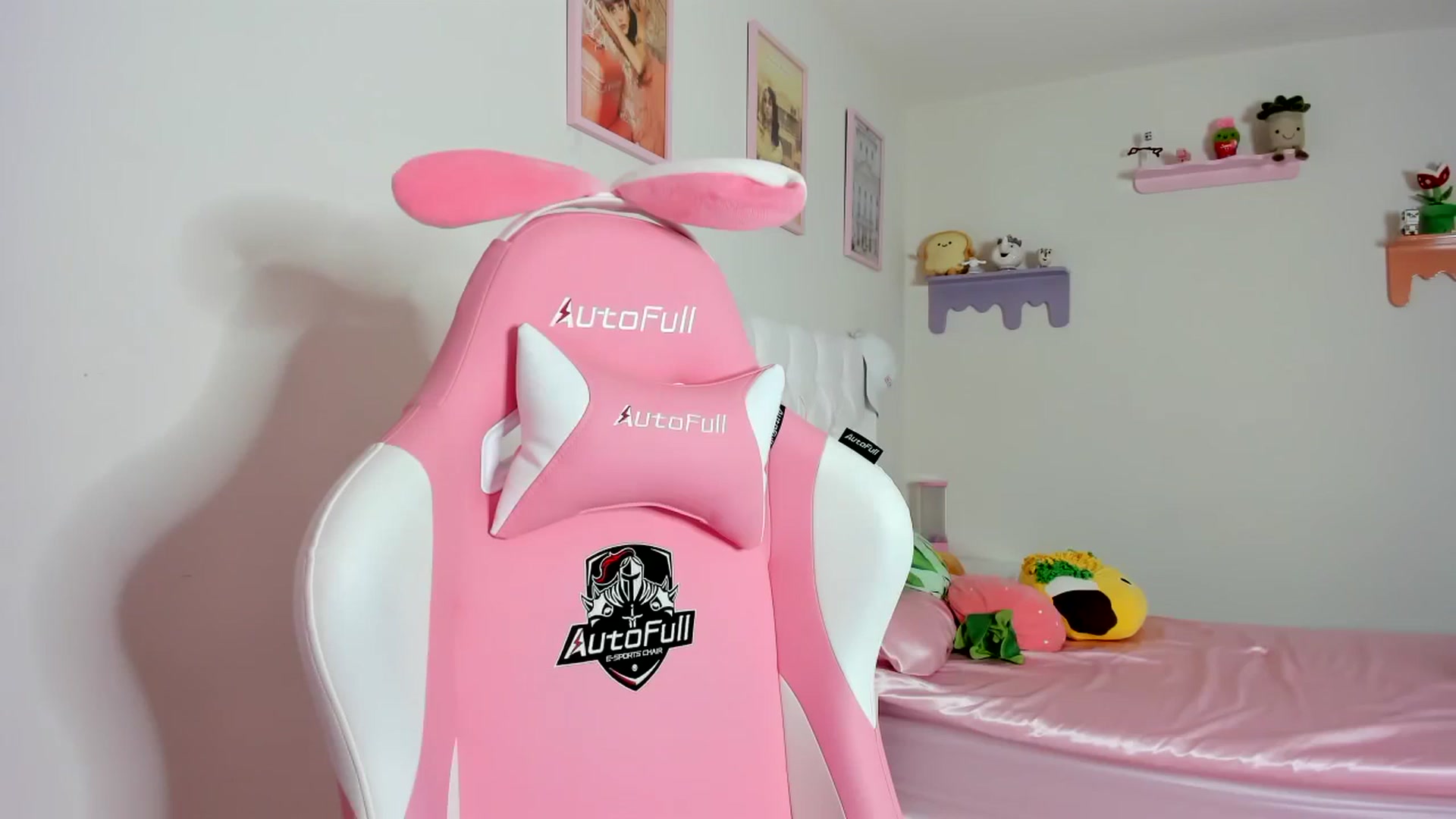 Gallery image thumbnail from Cherrycute666's myfreecams stream on, 10/18/2023, 07:48 image 20 of 20