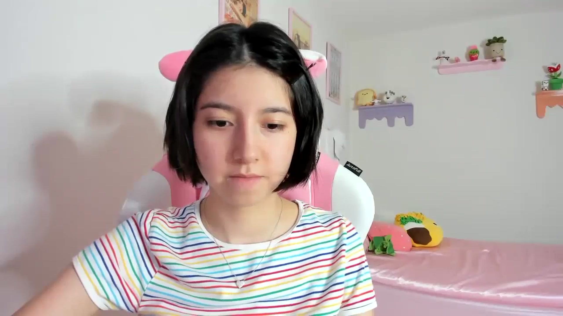 Gallery image thumbnail from Cherrycute666's myfreecams stream on, 10/18/2023, 07:48 image 17 of 20