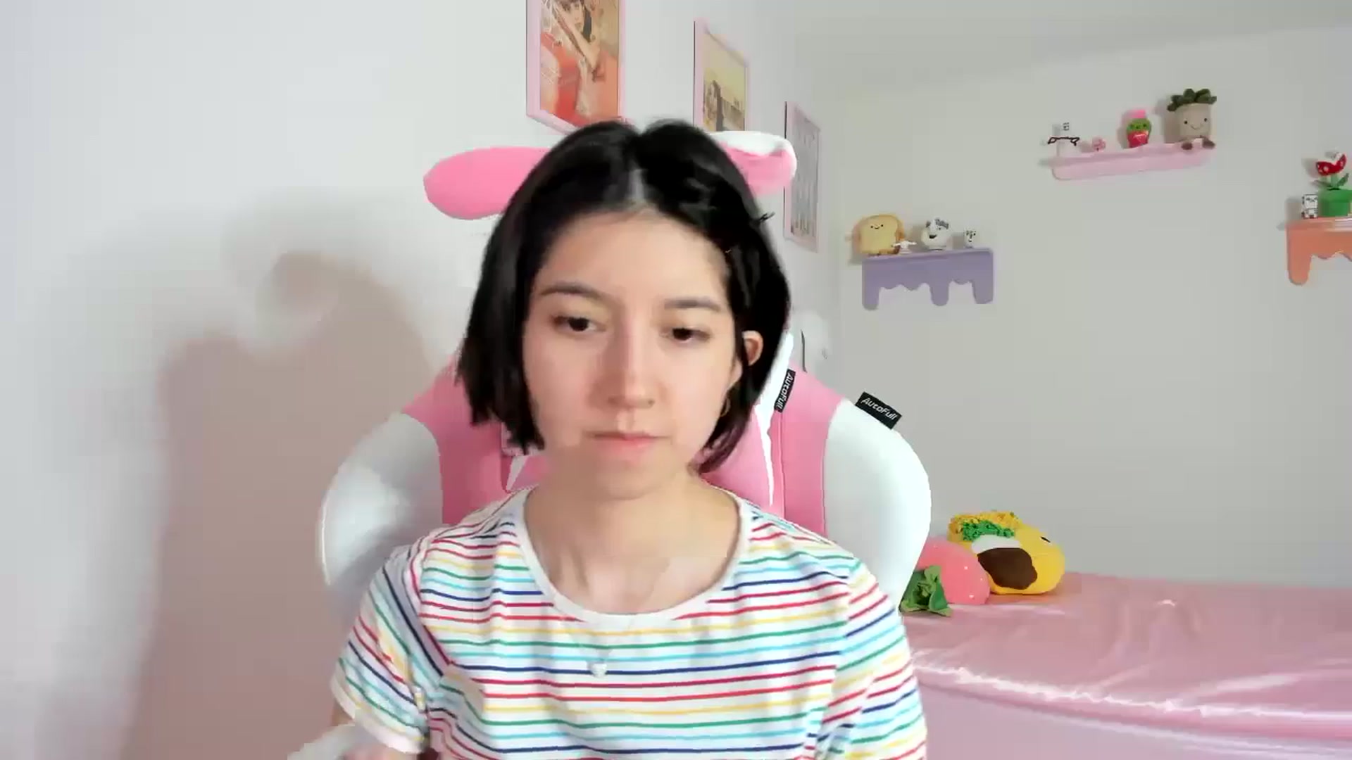 Gallery image thumbnail from Cherrycute666's myfreecams stream on, 10/18/2023, 07:48 image 19 of 20