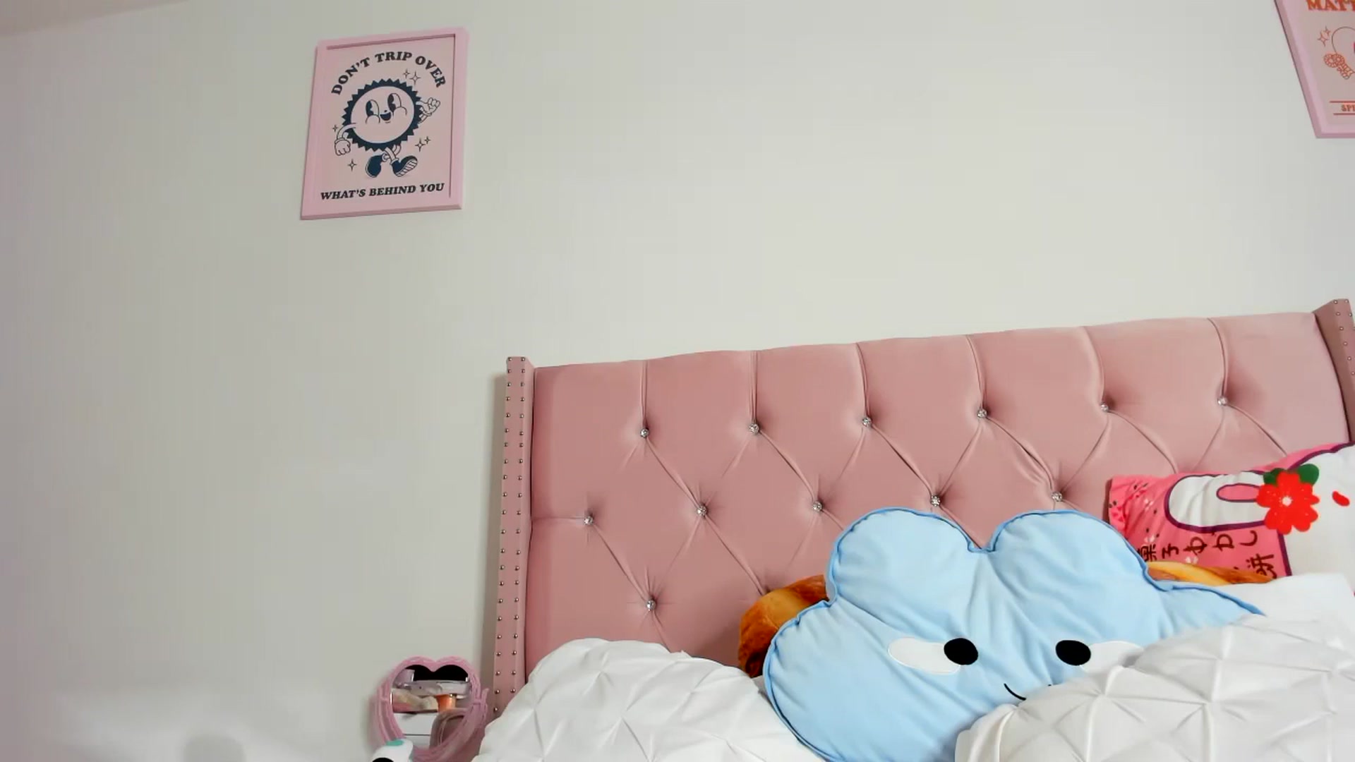 Gallery image thumbnail from Cherrycute666's myfreecams stream on, 10/18/2023, 08:40 image 17 of 20