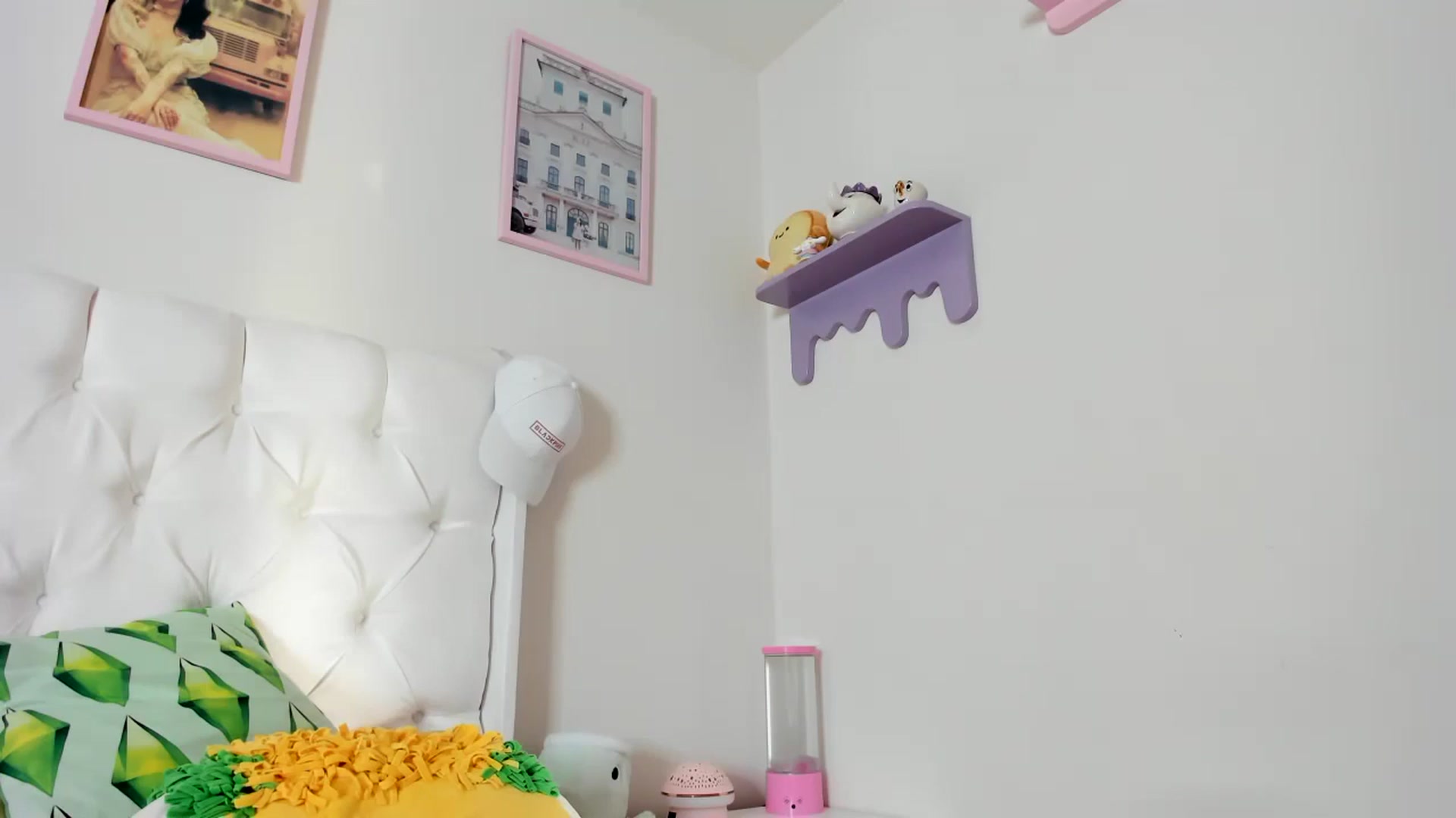 Gallery image thumbnail from Cherrycute666's myfreecams stream on, 10/19/2023, 24:05 image 2 of 20